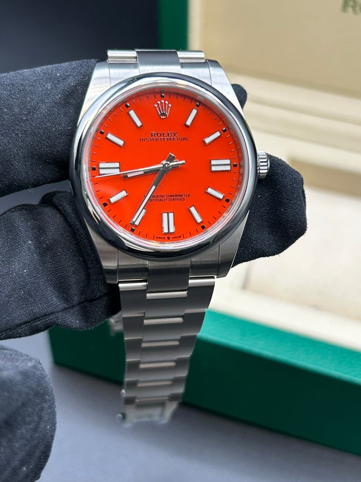 Rolex Oyster Perpetual 41 Coral Red 124300