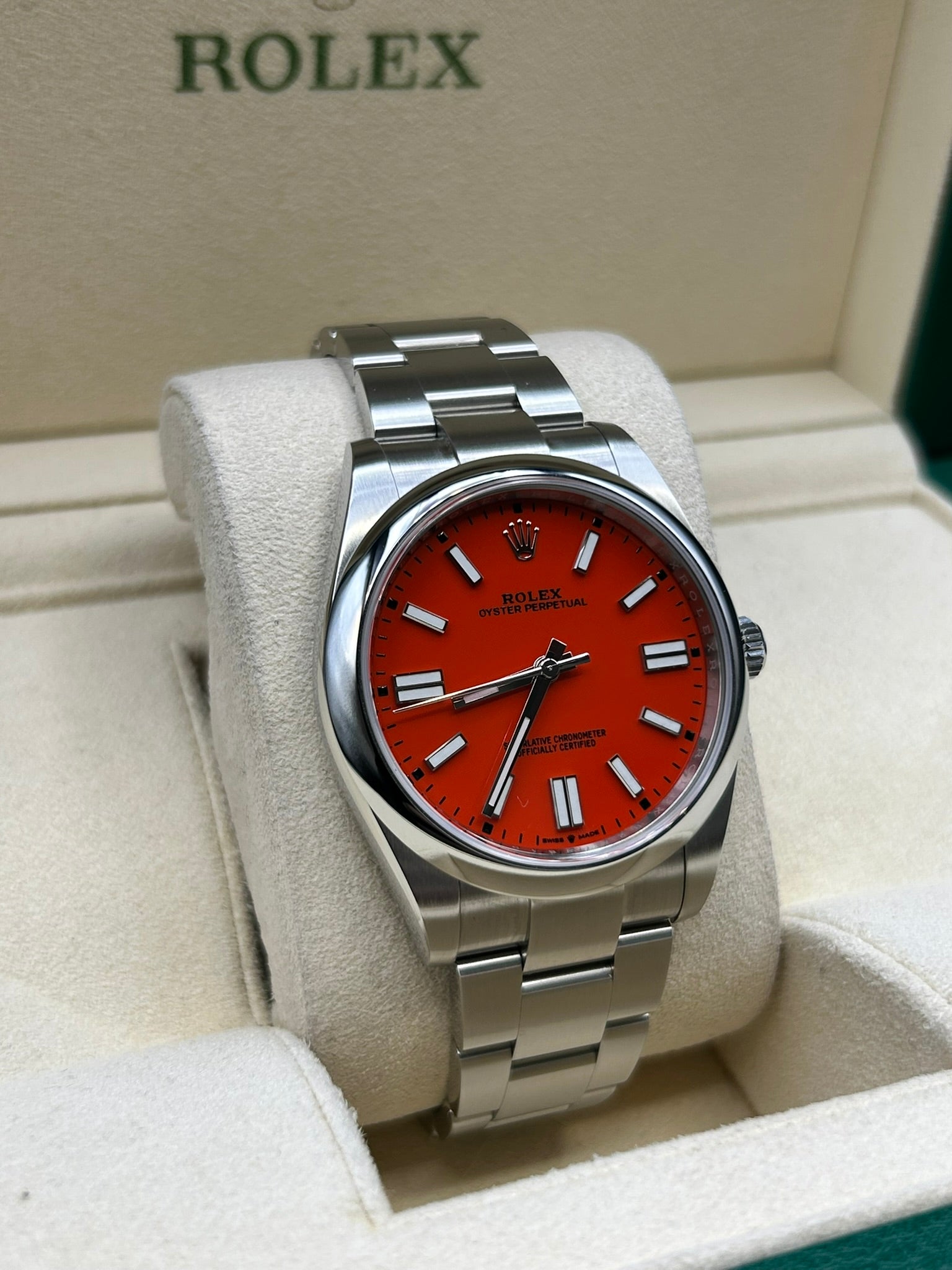 Rolex Oyster Perpetual 41 Coral Red 124300