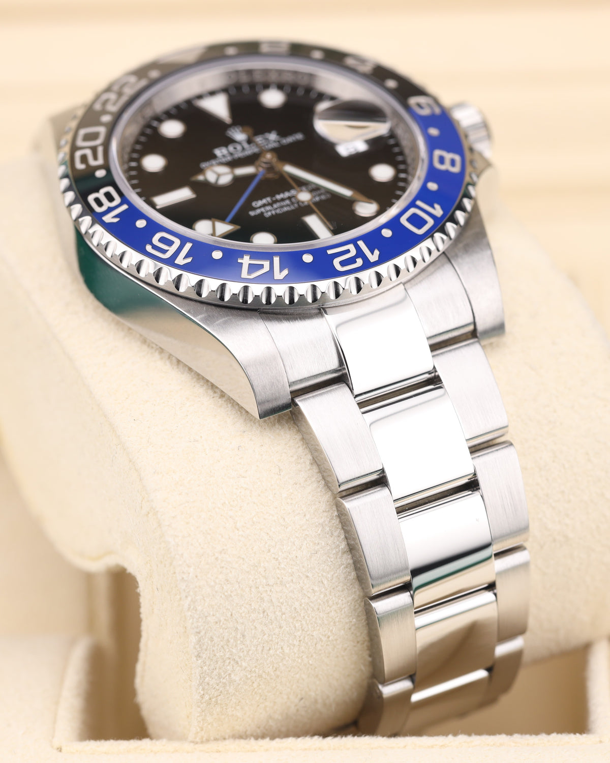 Rolex GMT-Master II Batman on Oyster 116710BLNR