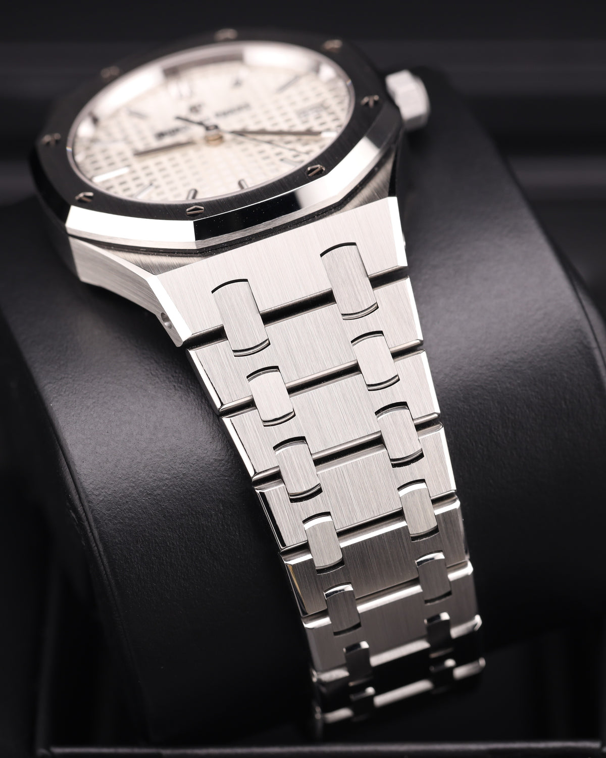 Audemars Piguet Royal Oak 34mm White Dial Stainless Steel 77350ST
