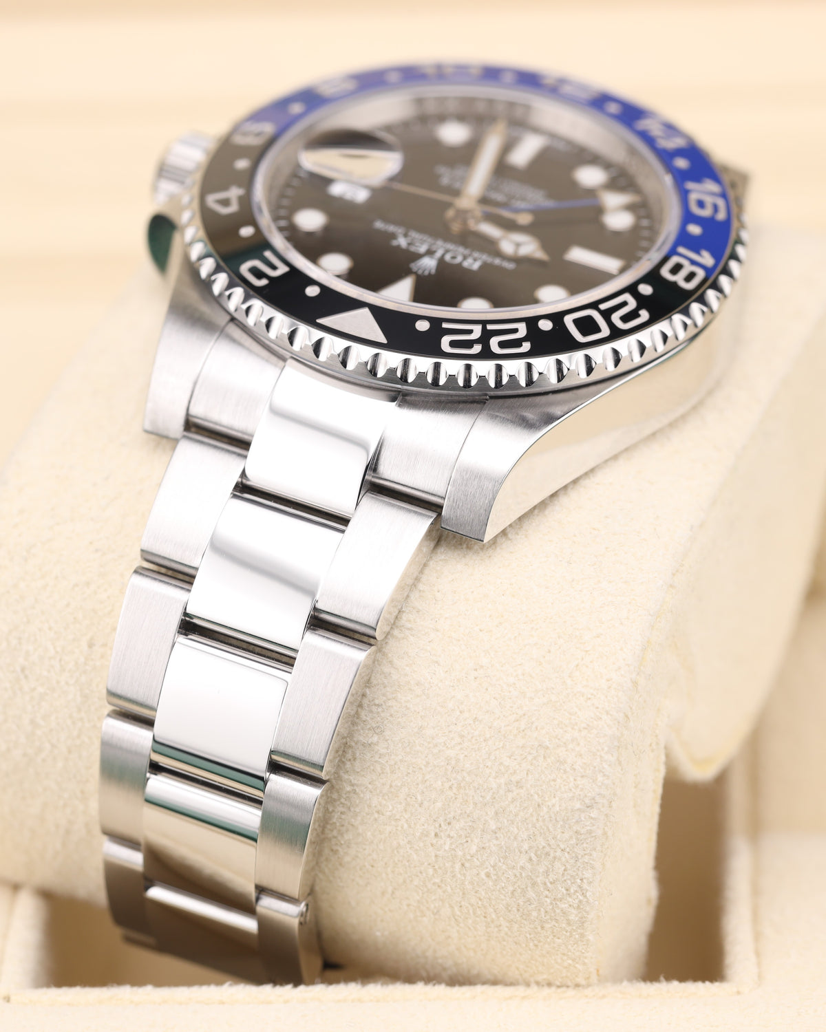 Rolex GMT-Master II Batman on Oyster 116710BLNR
