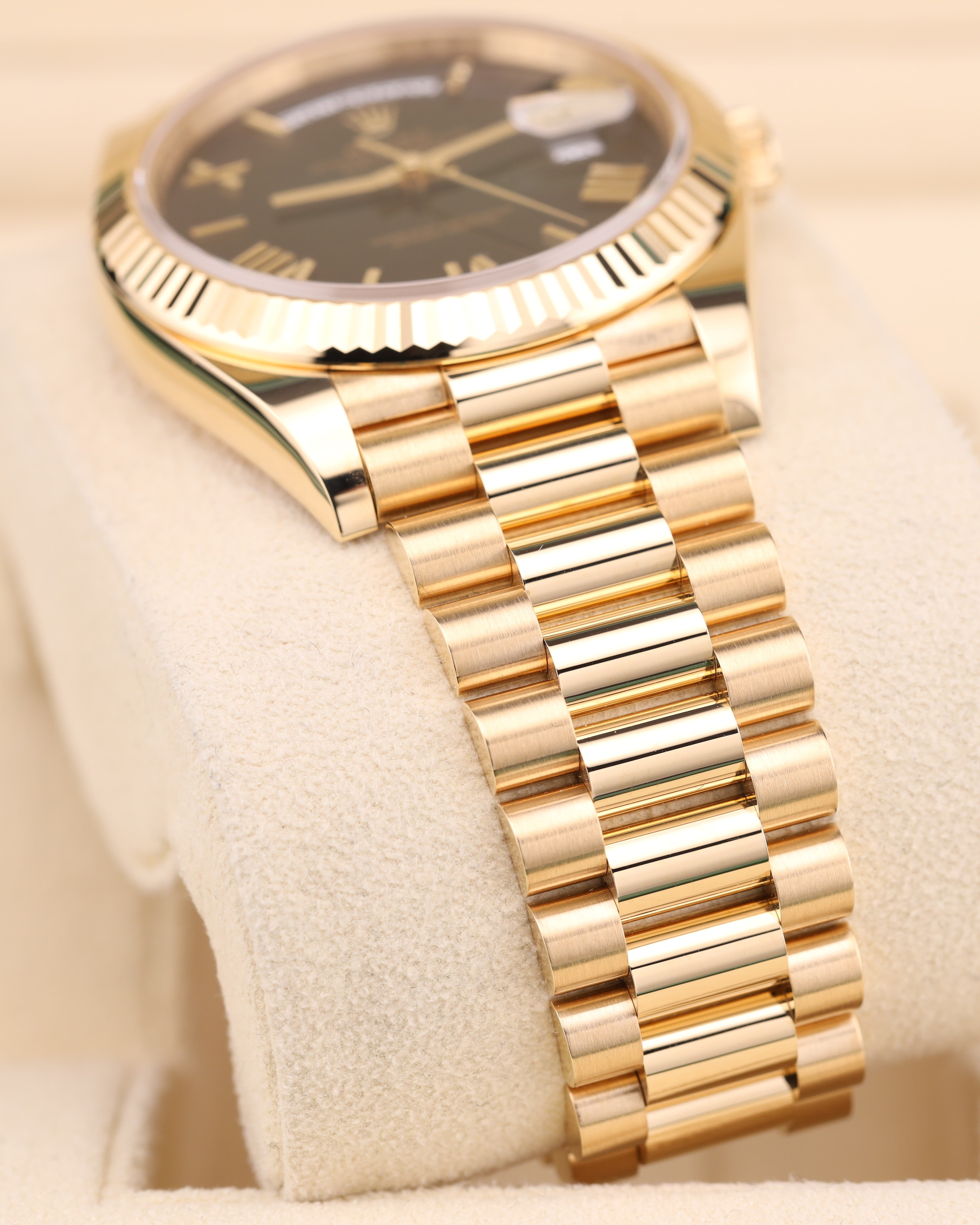 Rolex Day-Date 40 Green Ombre President Yellow Gold 228238