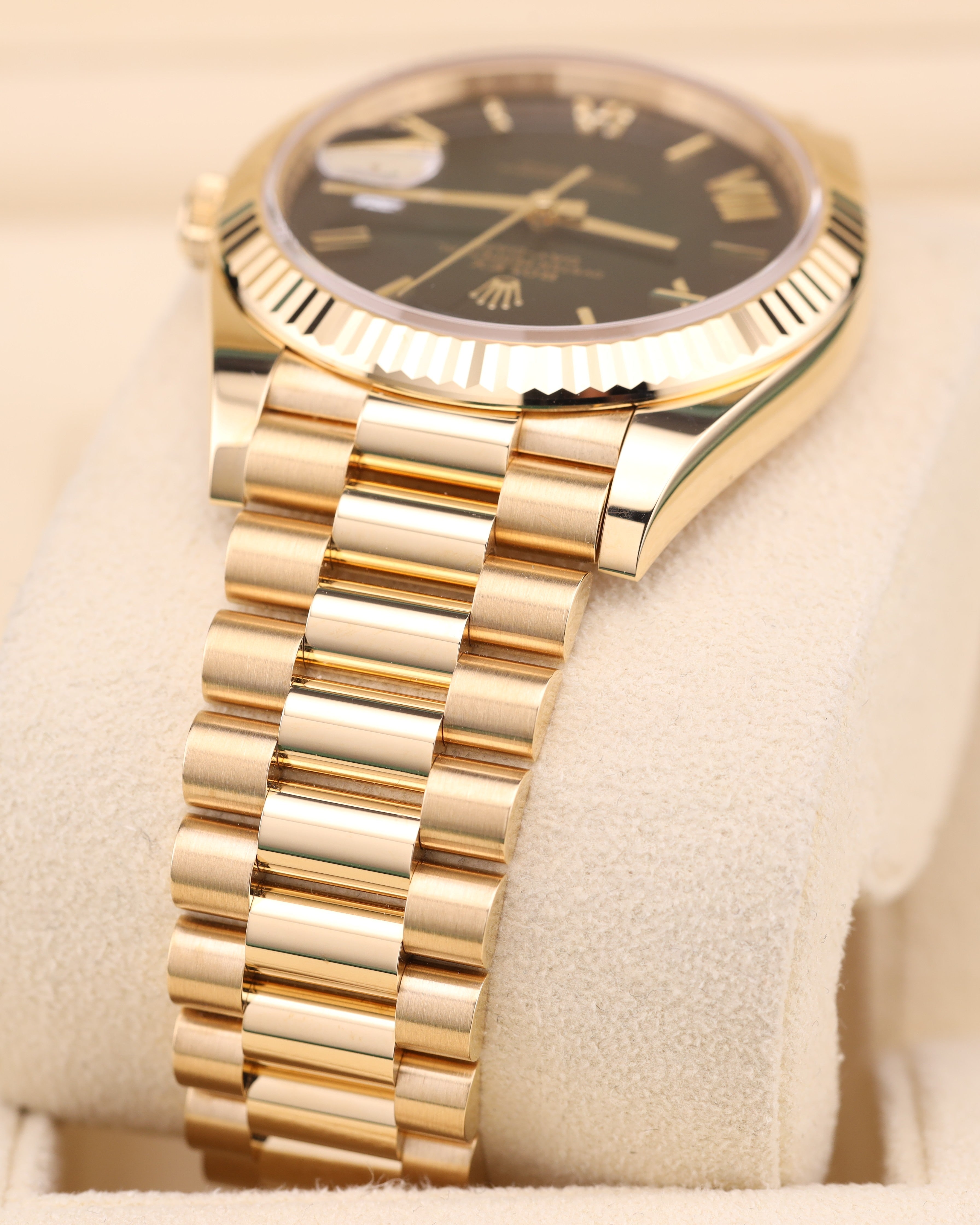 Rolex Day-Date 40 Green Ombre President Yellow Gold 228238