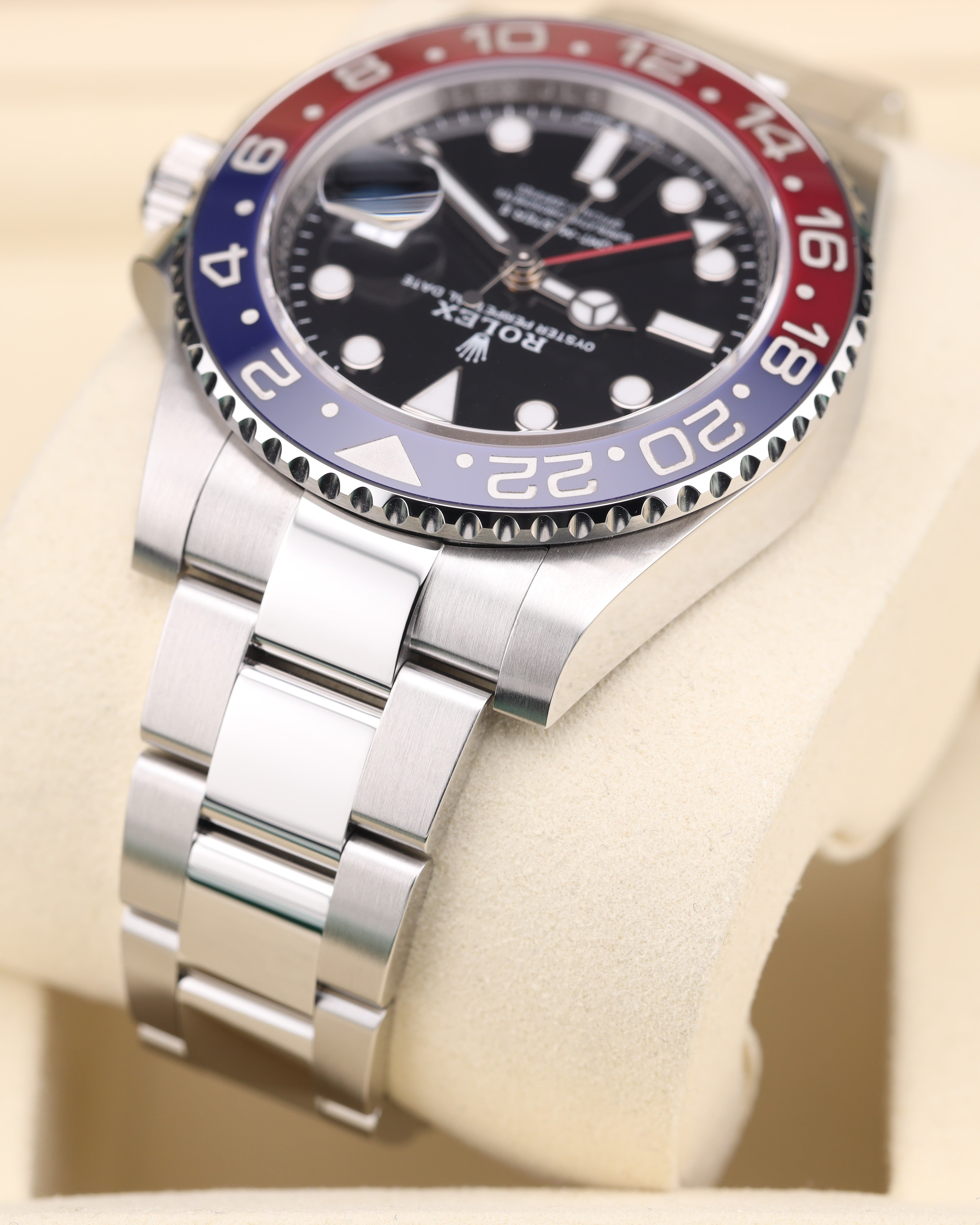 Rolex GMT-Master II Pepsi on Oyster 126710BLRO