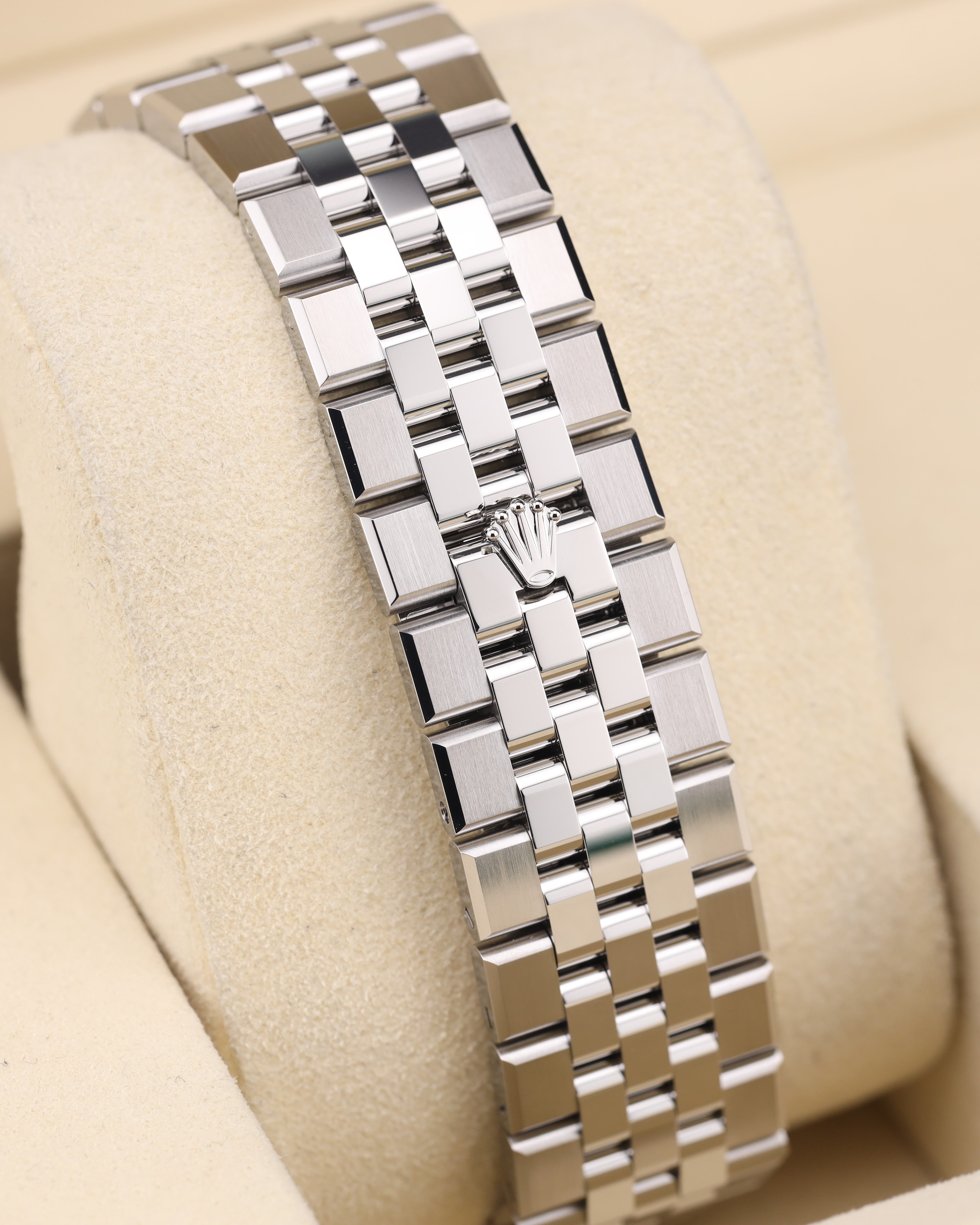 Rolex Land-Dweller 40 White Honeycomb Dial 127334