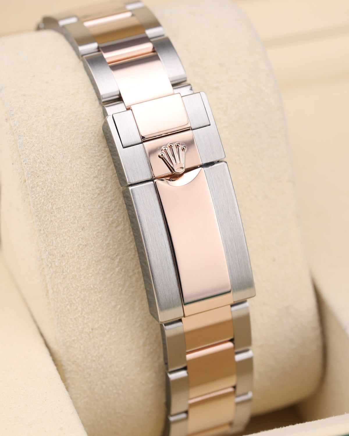 Rolex Yacht-Master 40 Black DIal Rose Gold 126621