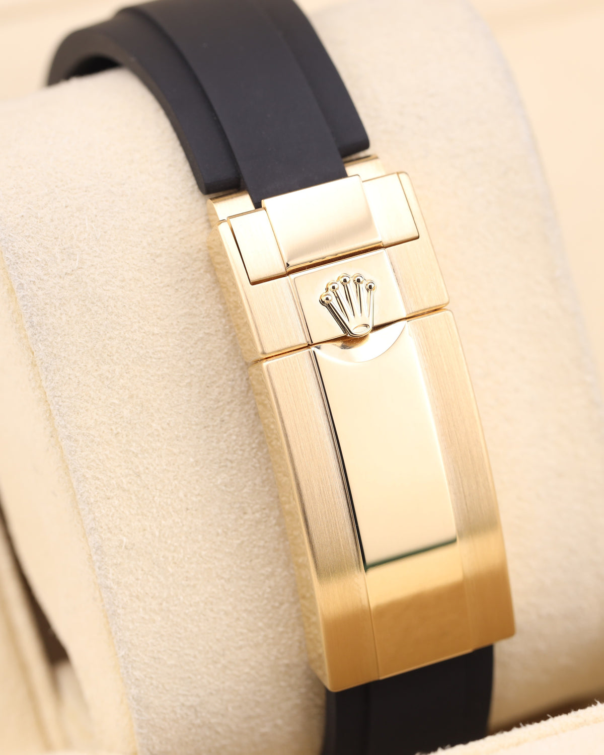 Rolex Yacht-Master 42 Yellow Gold Black Dial Oysterflex 226658