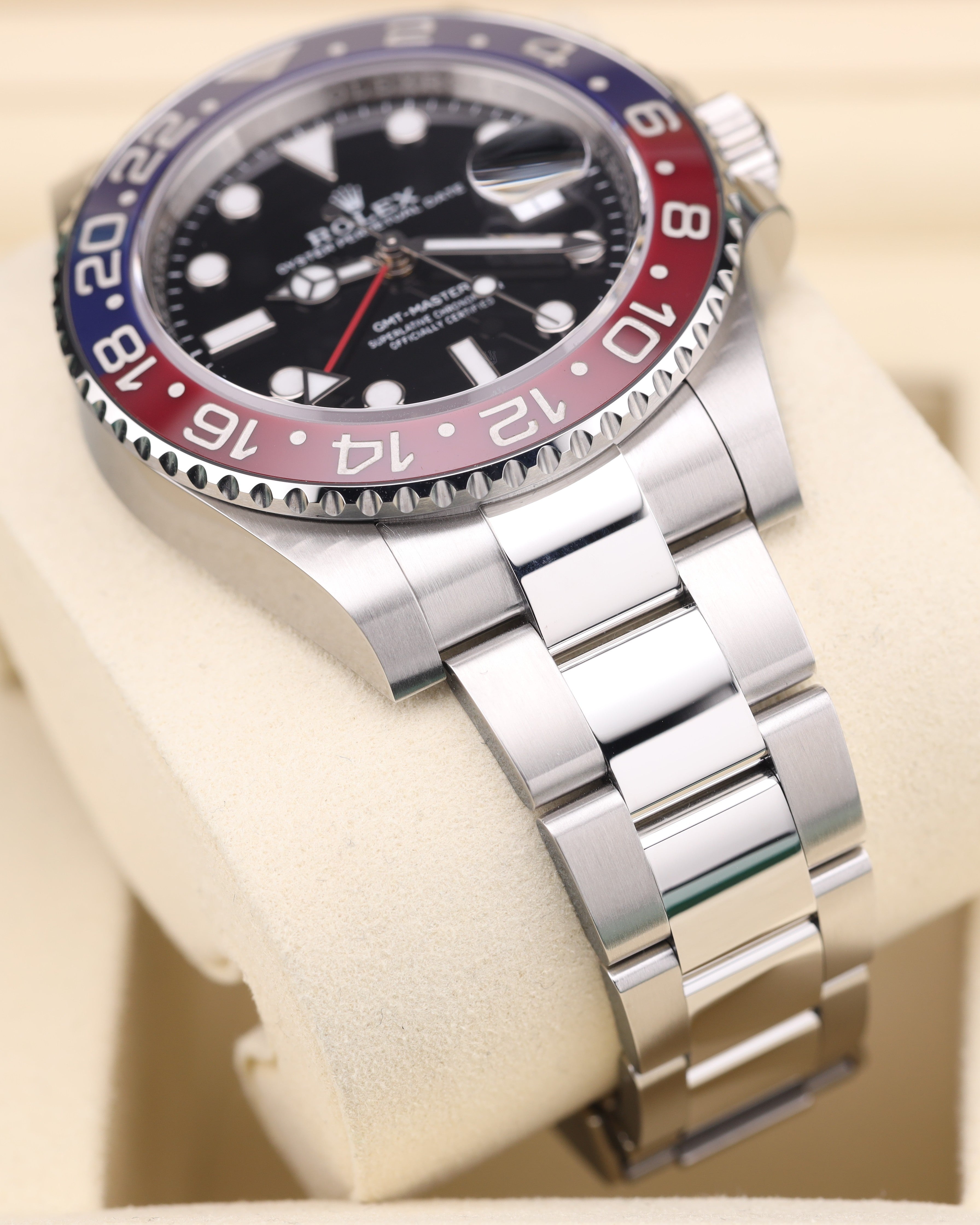 Rolex GMT-Master II Pepsi on Oyster 126710BLRO