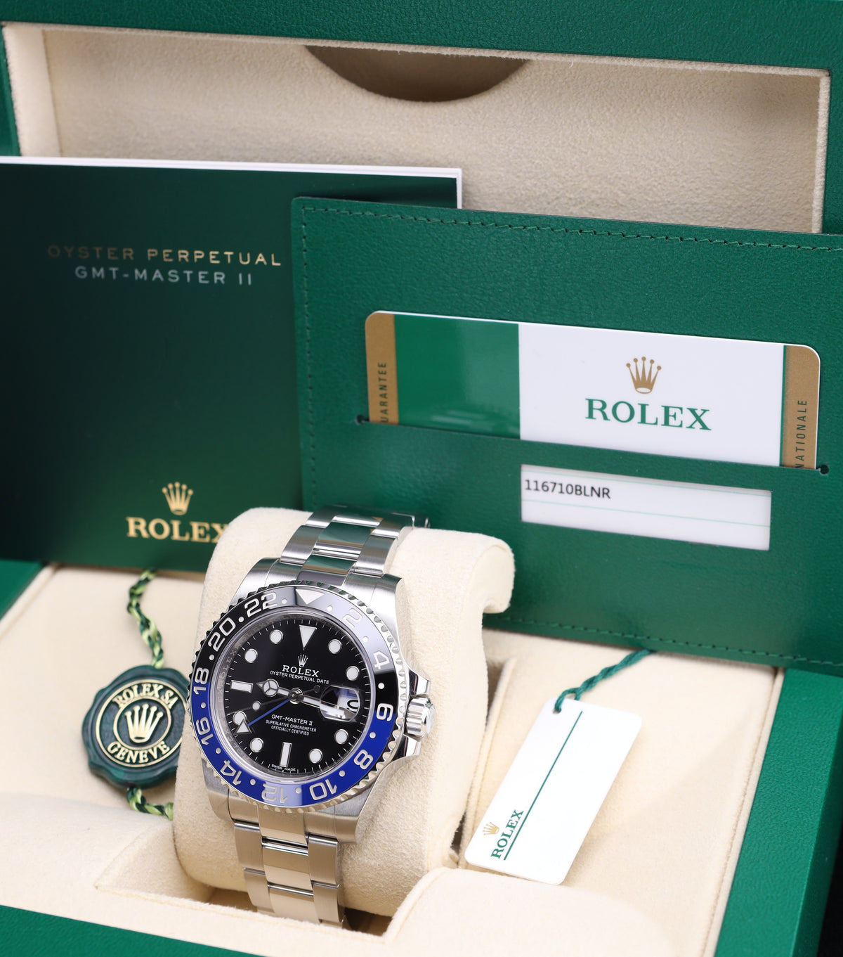Rolex GMT-Master II Batman on Oyster 116710BLNR