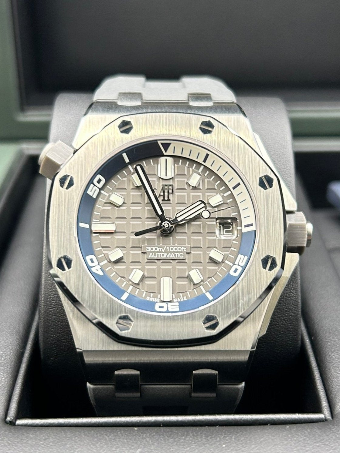 Audemars Piguet Royal Oak Offshore Diver 15720ST.OO.A009CA.01 – MVP ...