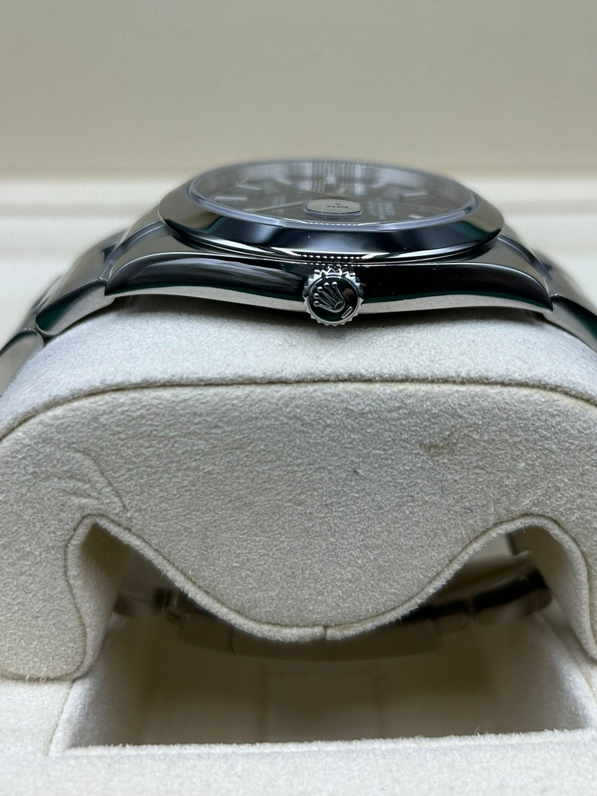 Rolex Datejust 41 Blue Dial 126300 Oyster Bracelet with Smooth Bezel