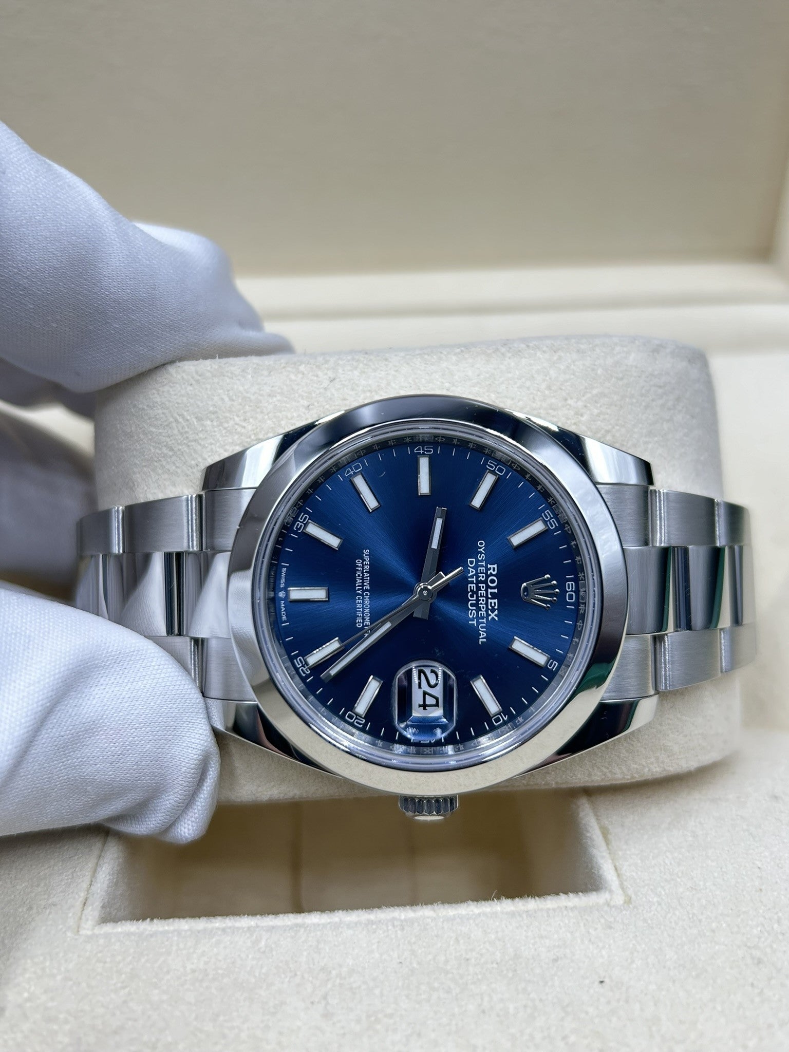 Rolex Datejust 41 Blue Dial 126300 Oyster Bracelet with Smooth Bezel