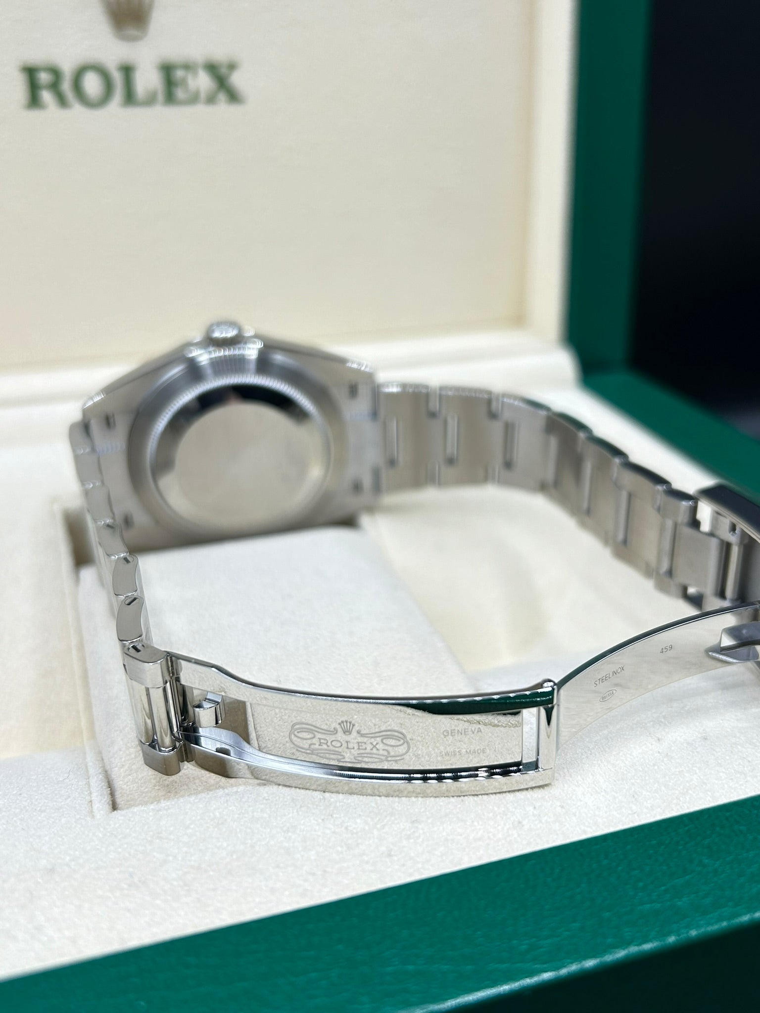 Rolex Datejust 41 Blue Dial 126300 Oyster Bracelet with Smooth Bezel