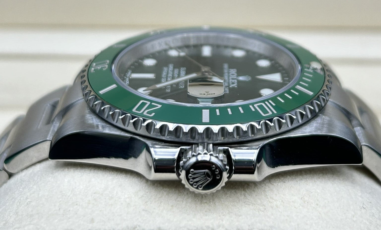 Rolex Submariner Date HULK 116610LV - 2019