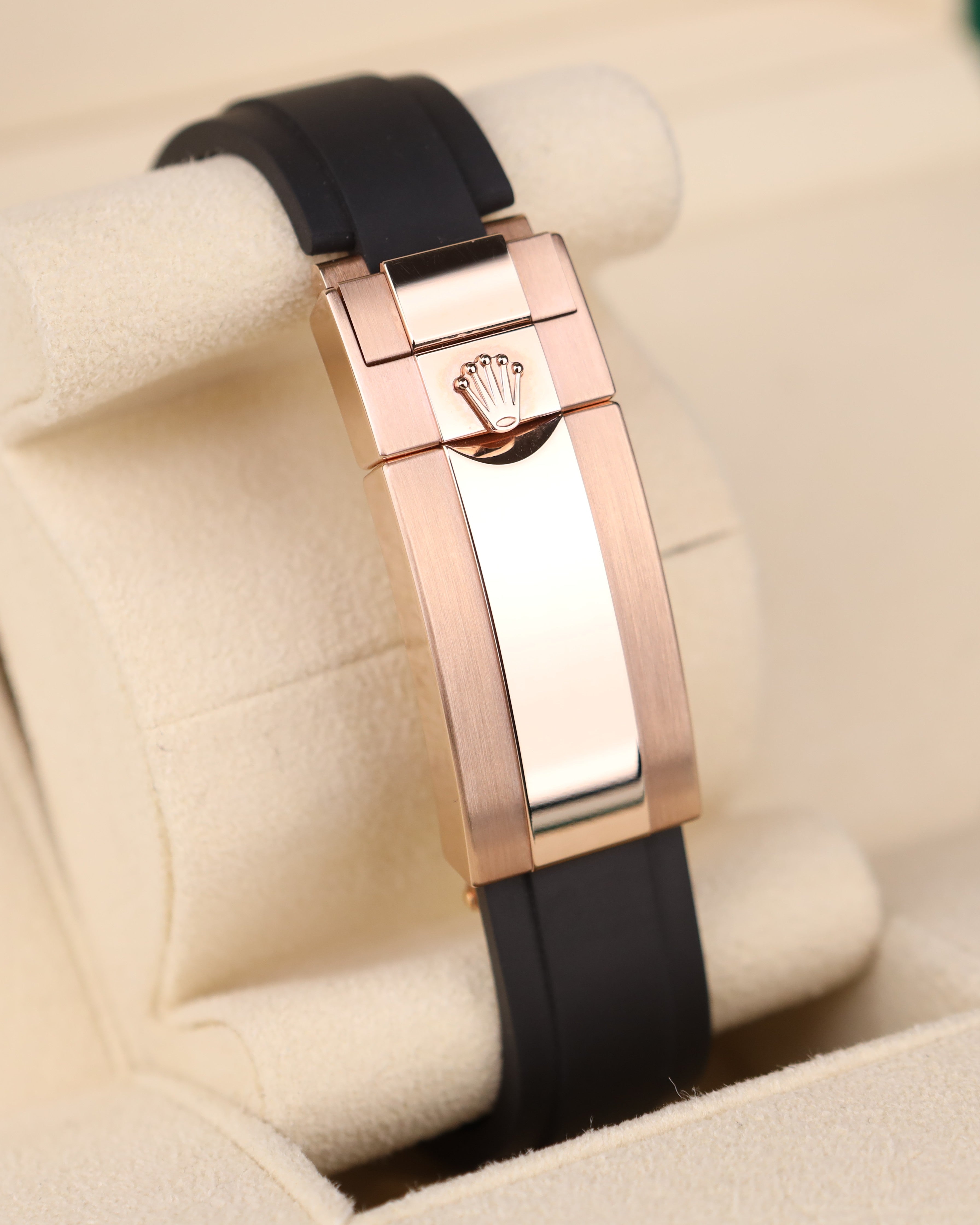 Rolex Yacht-Master 40 Rose Gold on Oysterflex 126655