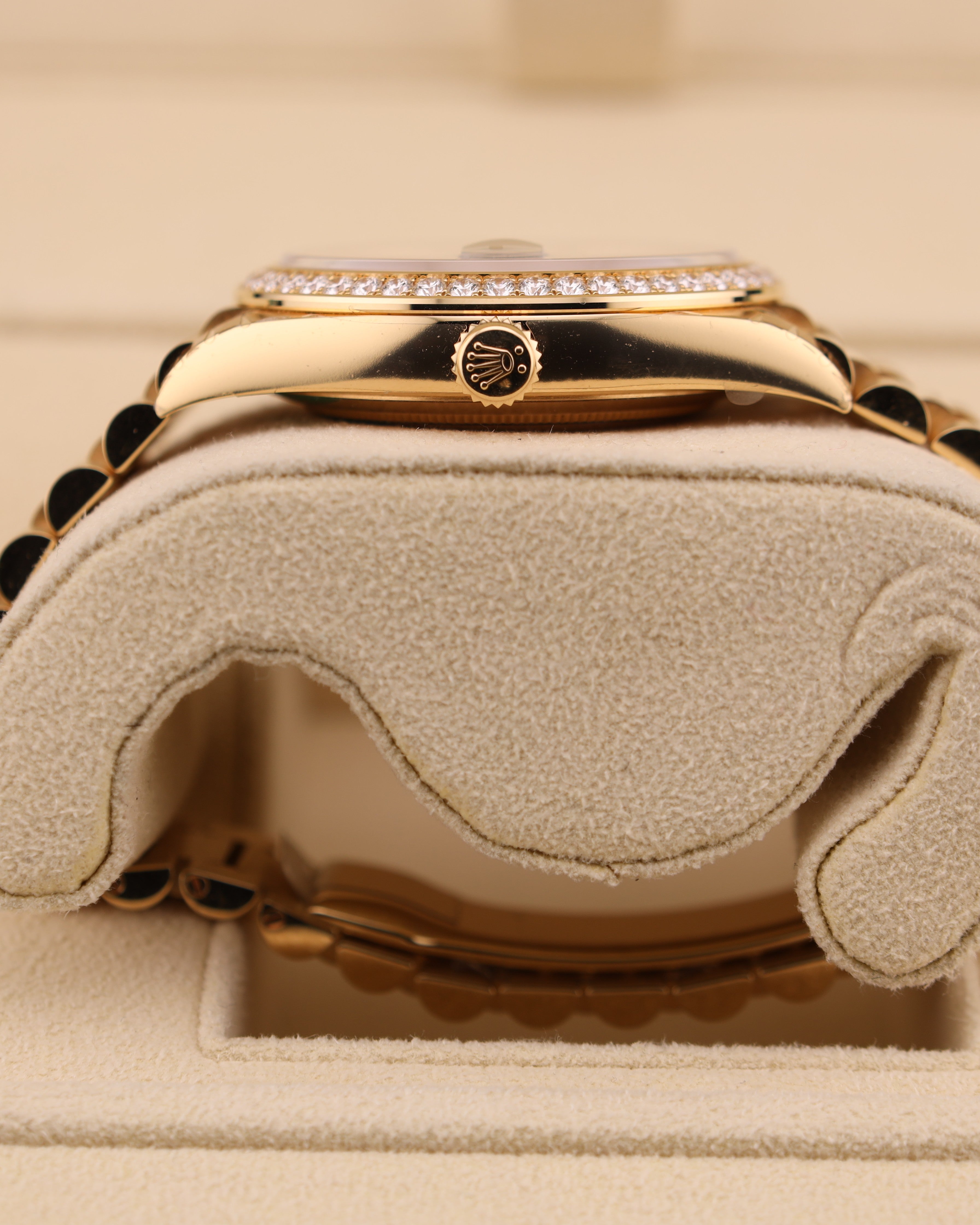 Rolex Day-Date 40 Green Ombre Presidential Diamond Bezel 228348RBR Factory Stickers