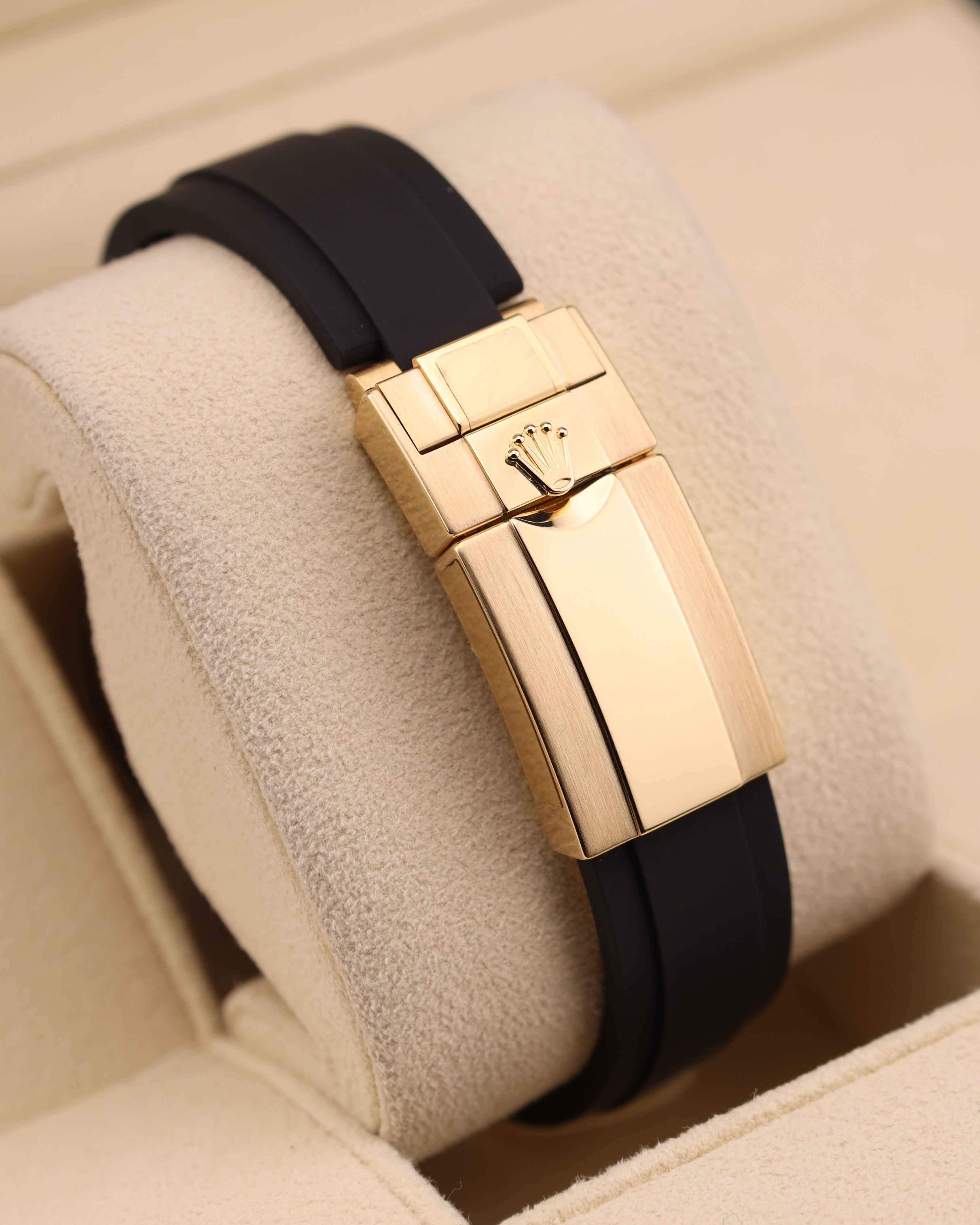 Rolex Daytona Paul Newman Yellow Gold Black Dial 116518LN Oysterflex