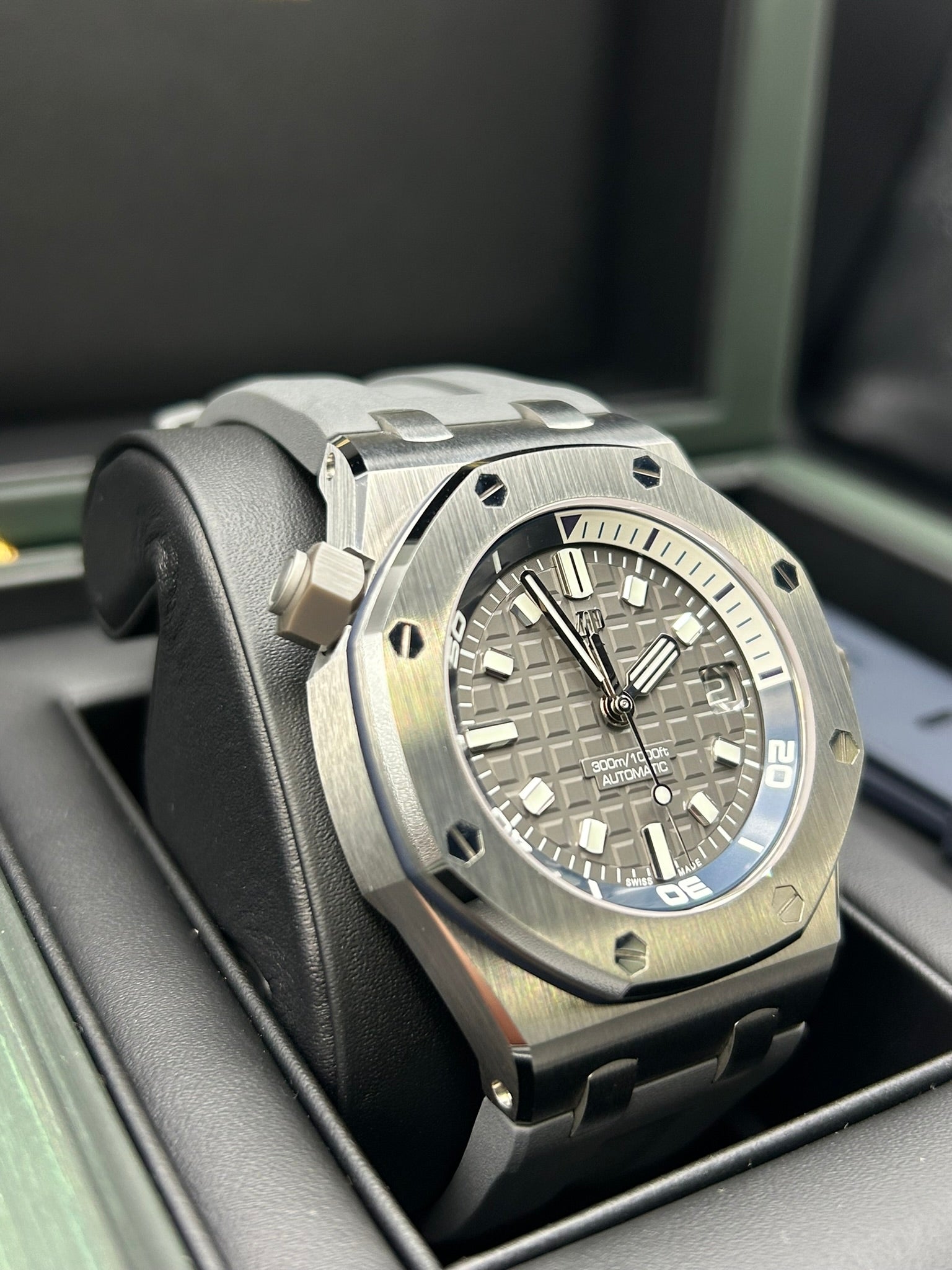 Audemars Piguet Royal Oak Offshore Diver 15720ST.OO.A009CA.01