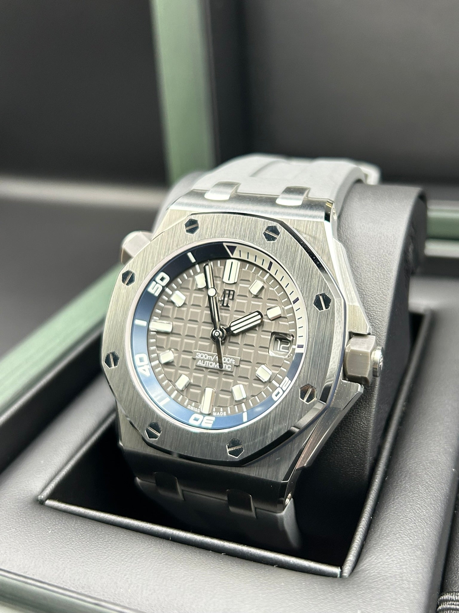 Audemars Piguet Royal Oak Offshore Diver 15720ST.OO.A009CA.01