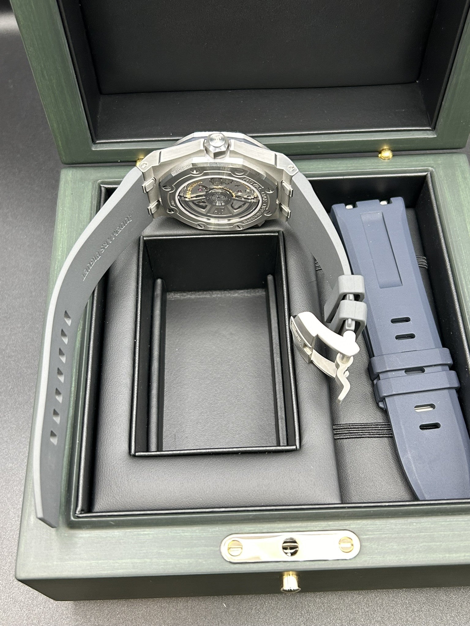 Audemars Piguet Royal Oak Offshore Diver 15720ST.OO.A009CA.01