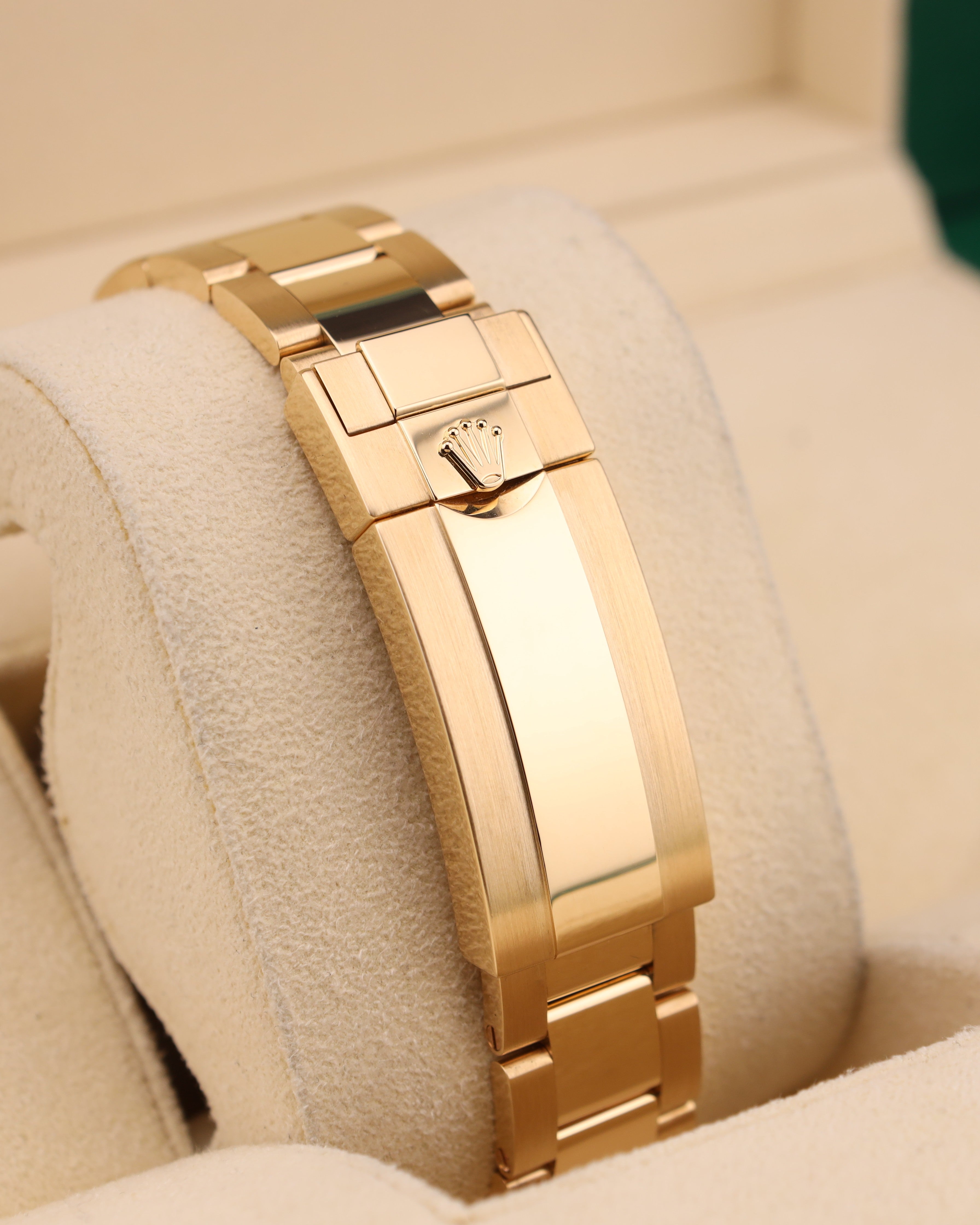 Rolex Submariner Date 41 Bluesy Yellow Gold Oyster 126618LB