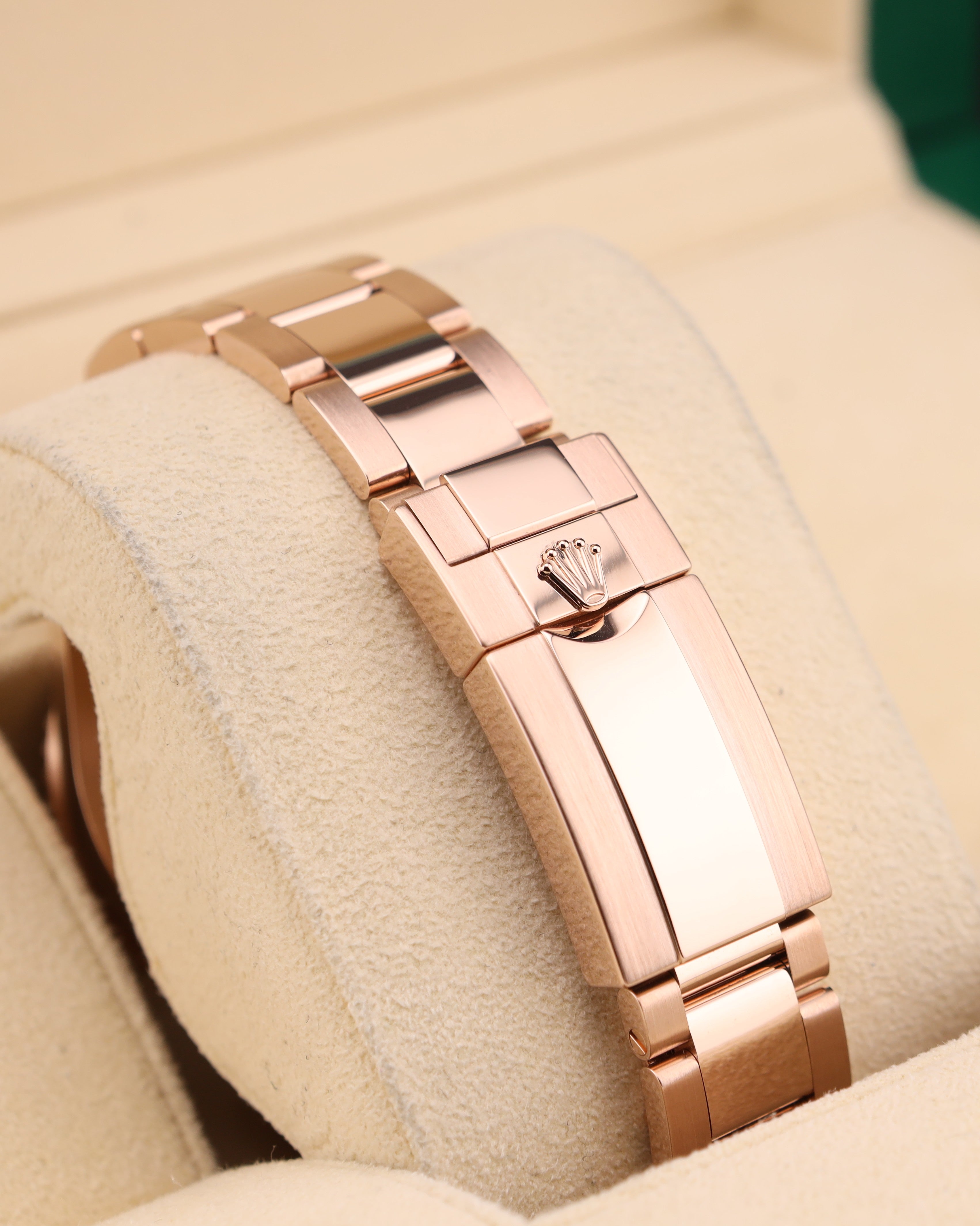 トップス rose Rolex GMT-Master II Rootbeer Full Rose Gold 126715CHNR – MVP