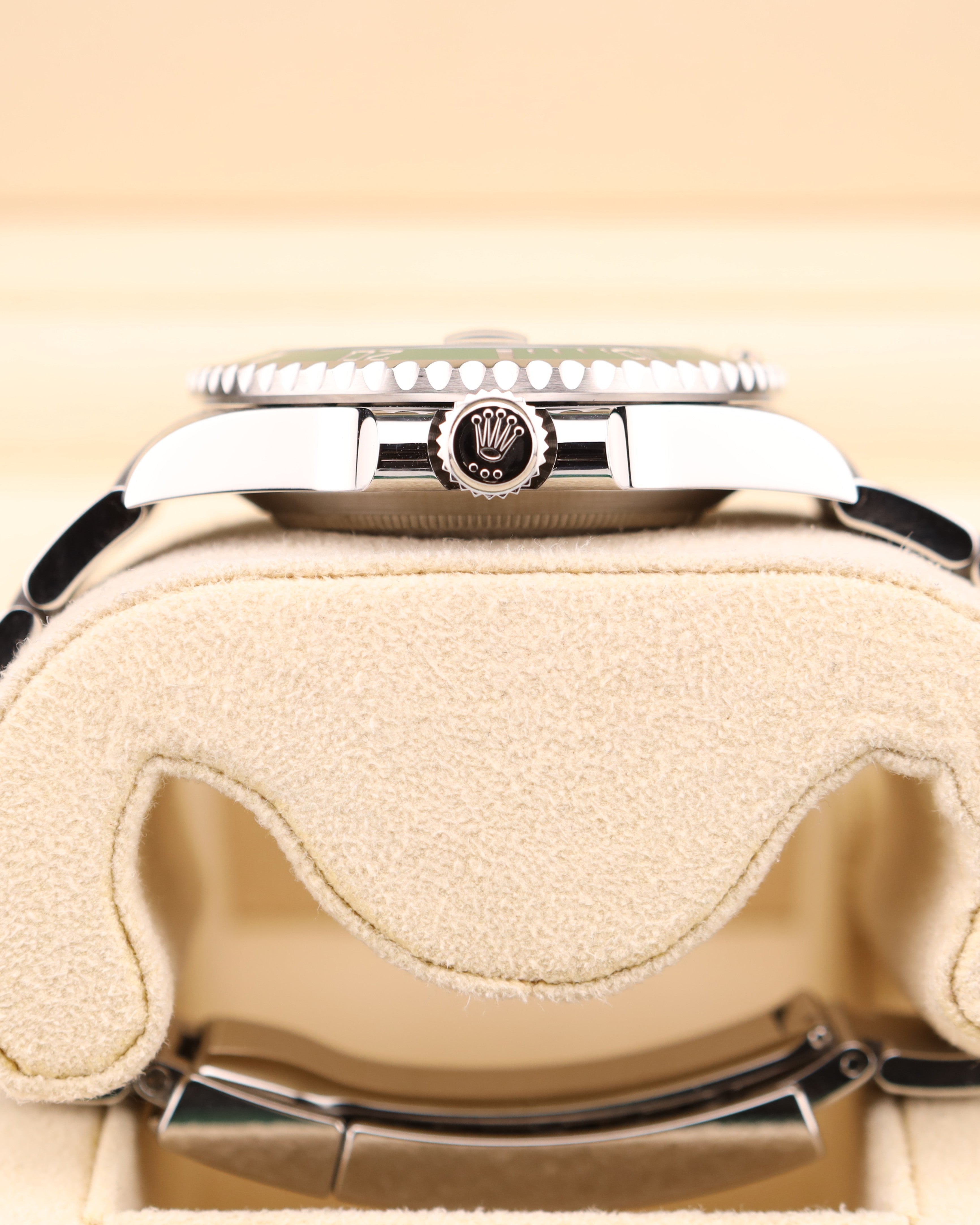 Rolex Submariner Date HULK Green Dial Oyster 116610LV