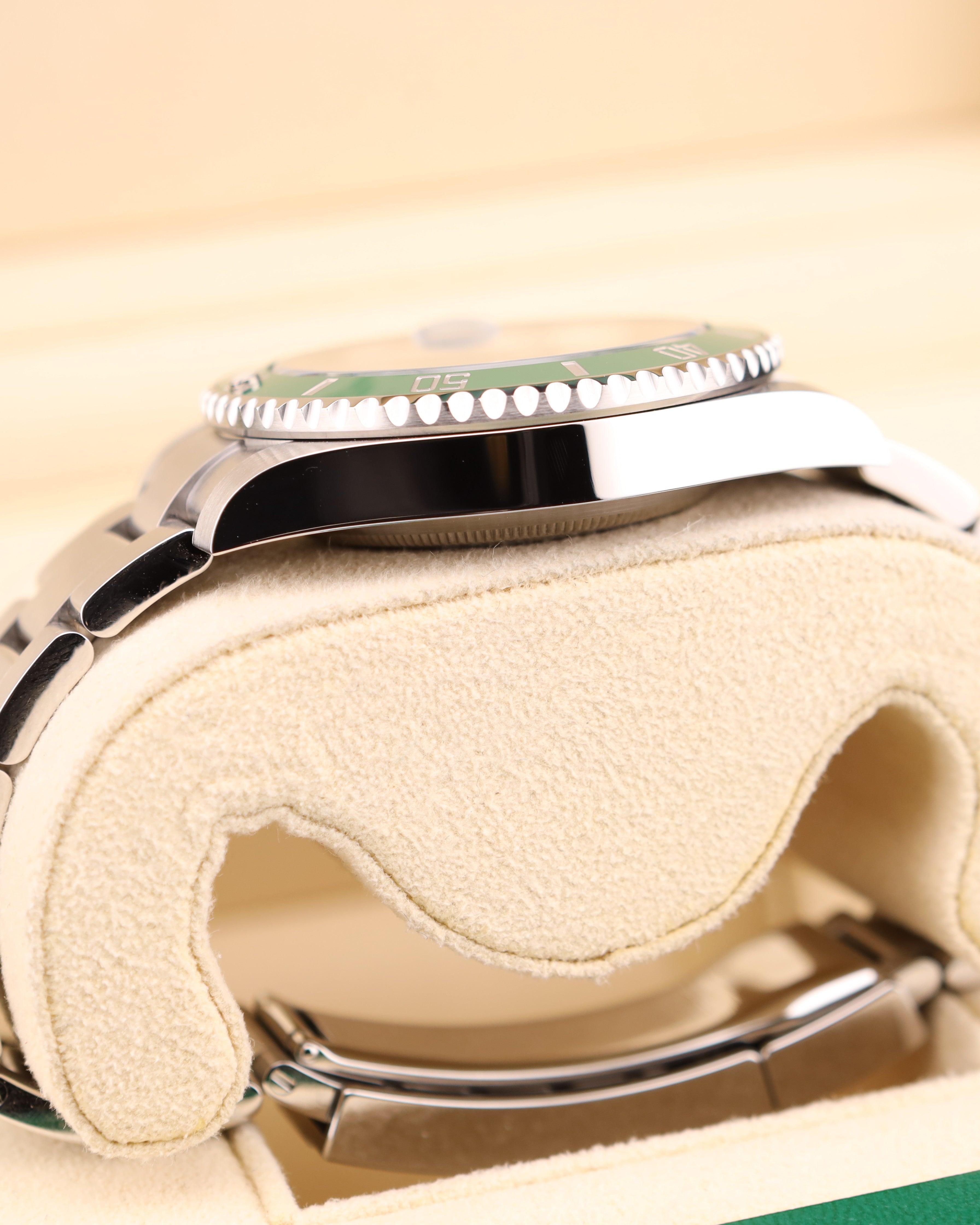 Rolex Submariner Date HULK Green Dial Oyster 116610LV