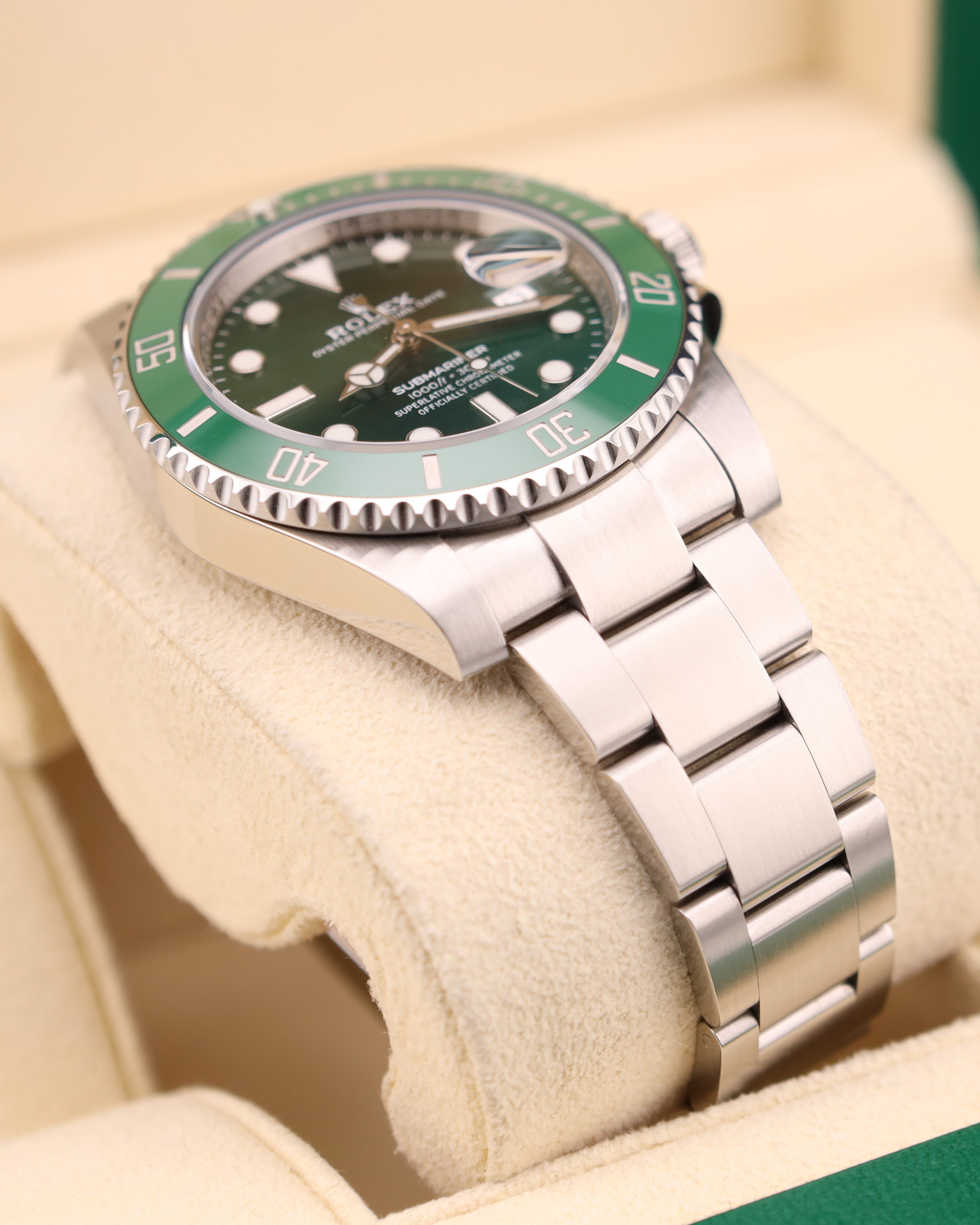 Rolex Submariner Date HULK Green Dial Oyster 116610LV
