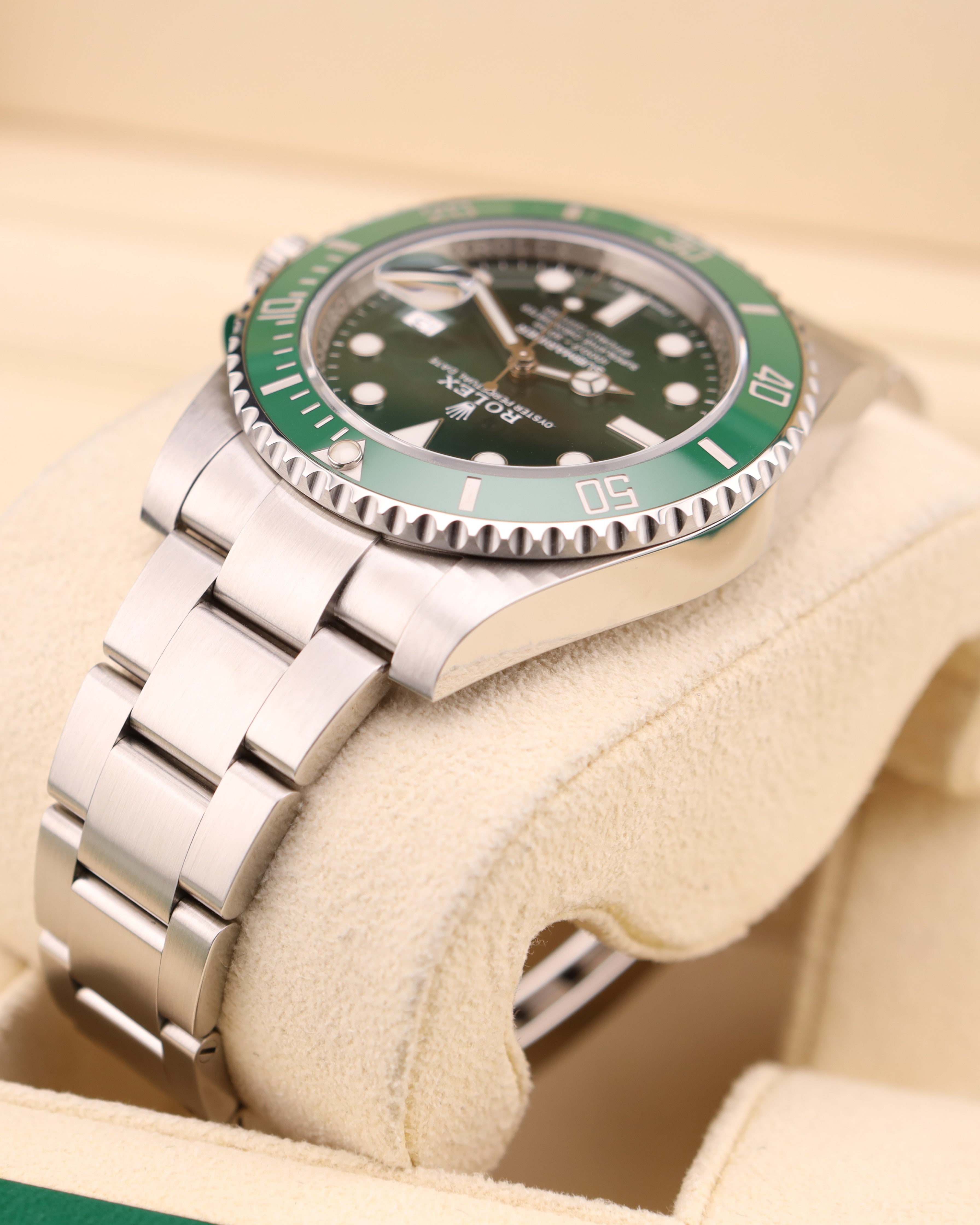Rolex Submariner Date HULK Green Dial Oyster 116610LV