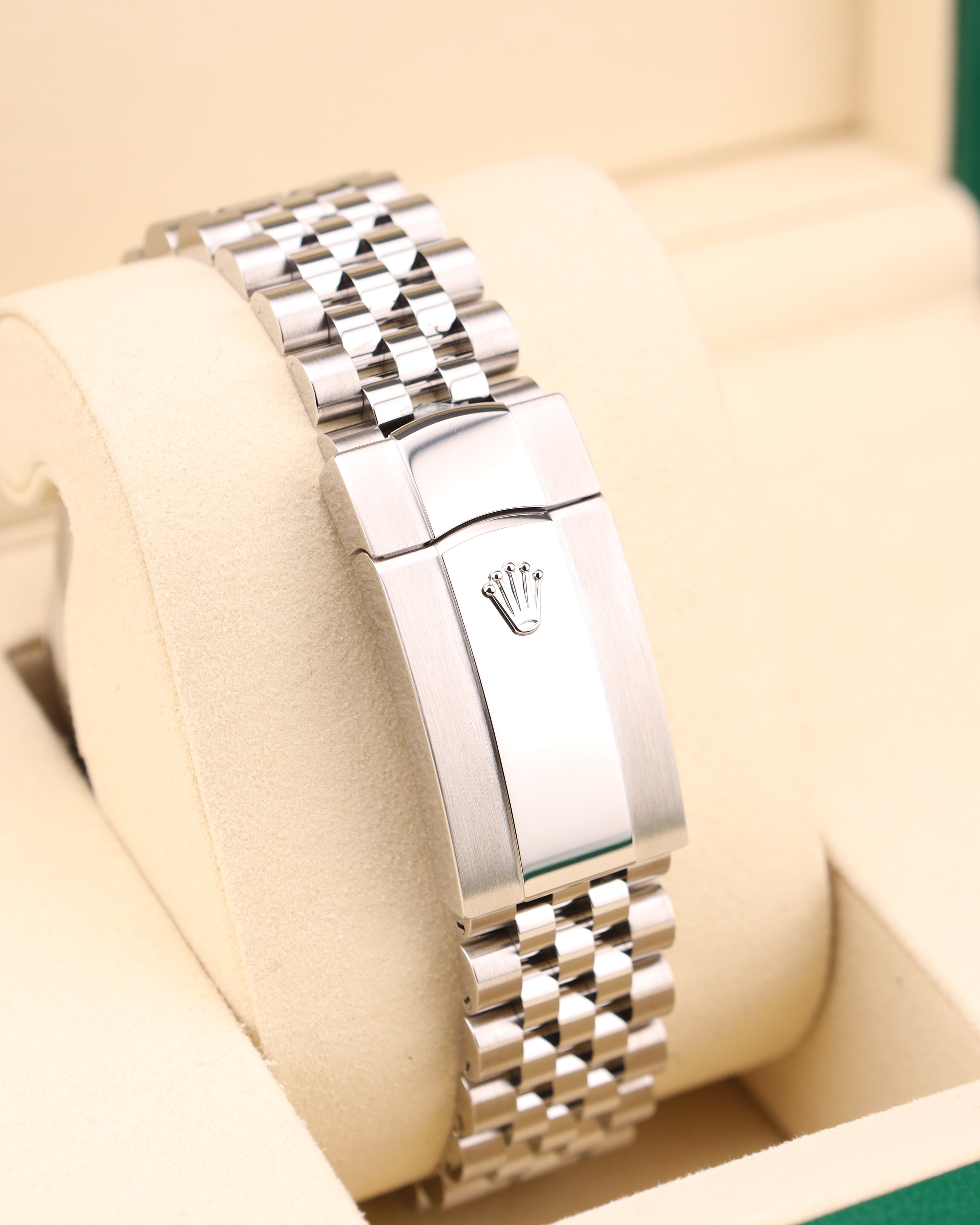 Rolex Sky-Dweller 42 Green Dial on Jubilee 336934