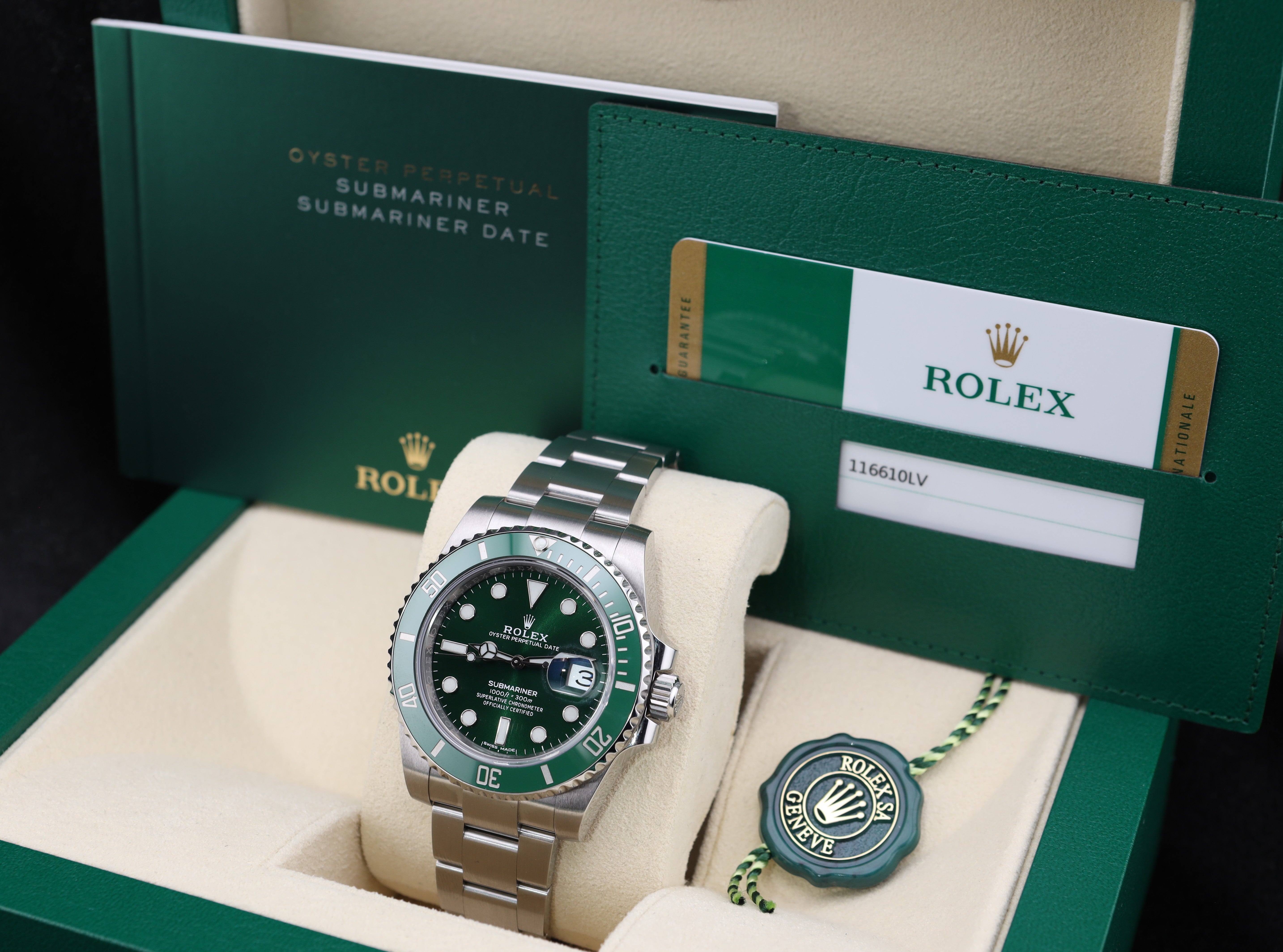 Rolex Submariner Date HULK Green Dial Oyster 116610LV - 2019