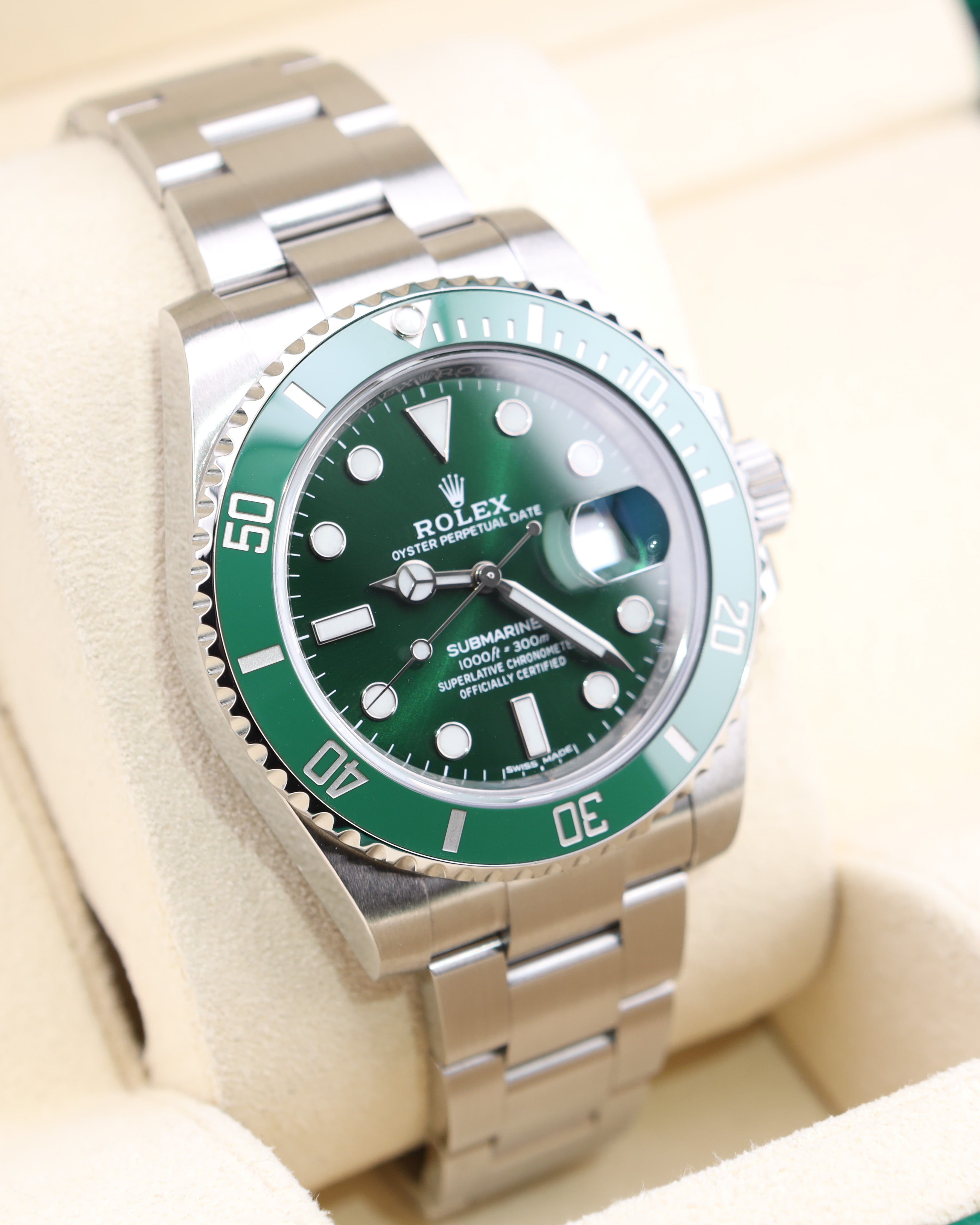 Rolex Submariner Date HULK Green Dial Oyster 116610LV - 2019