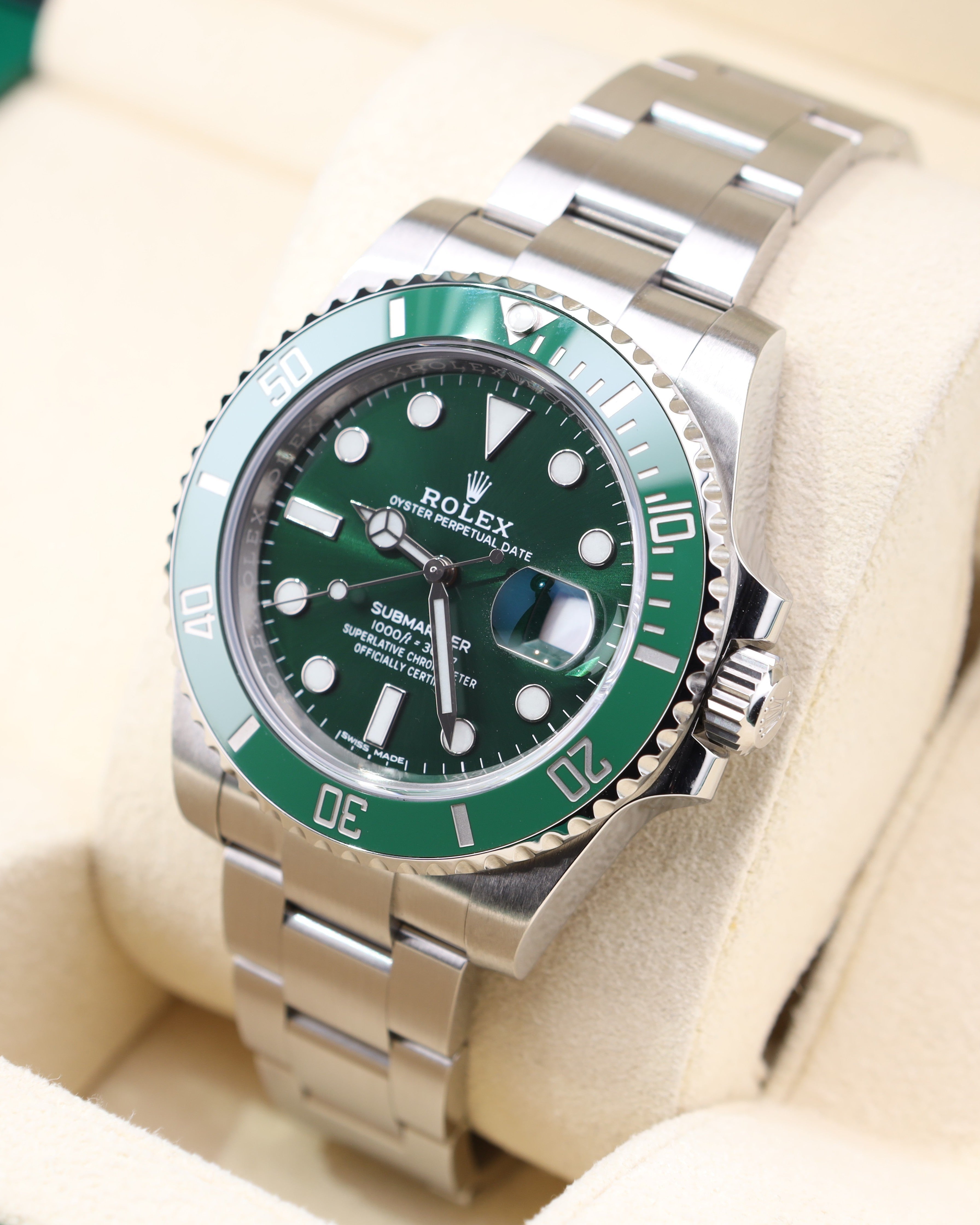 Rolex Submariner Date HULK Green Dial Oyster 116610LV - 2019