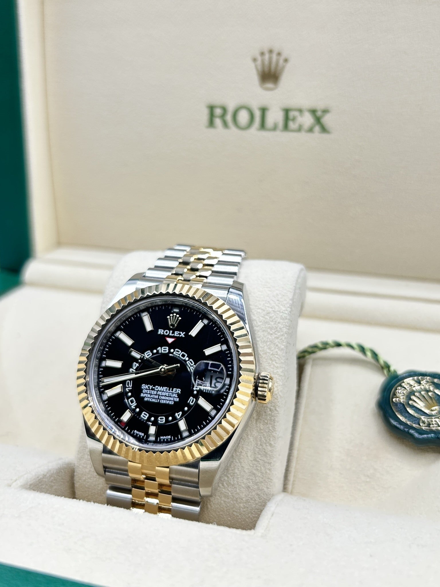 Rolex Sky-Dweller 326933 Black Dial Jubilee