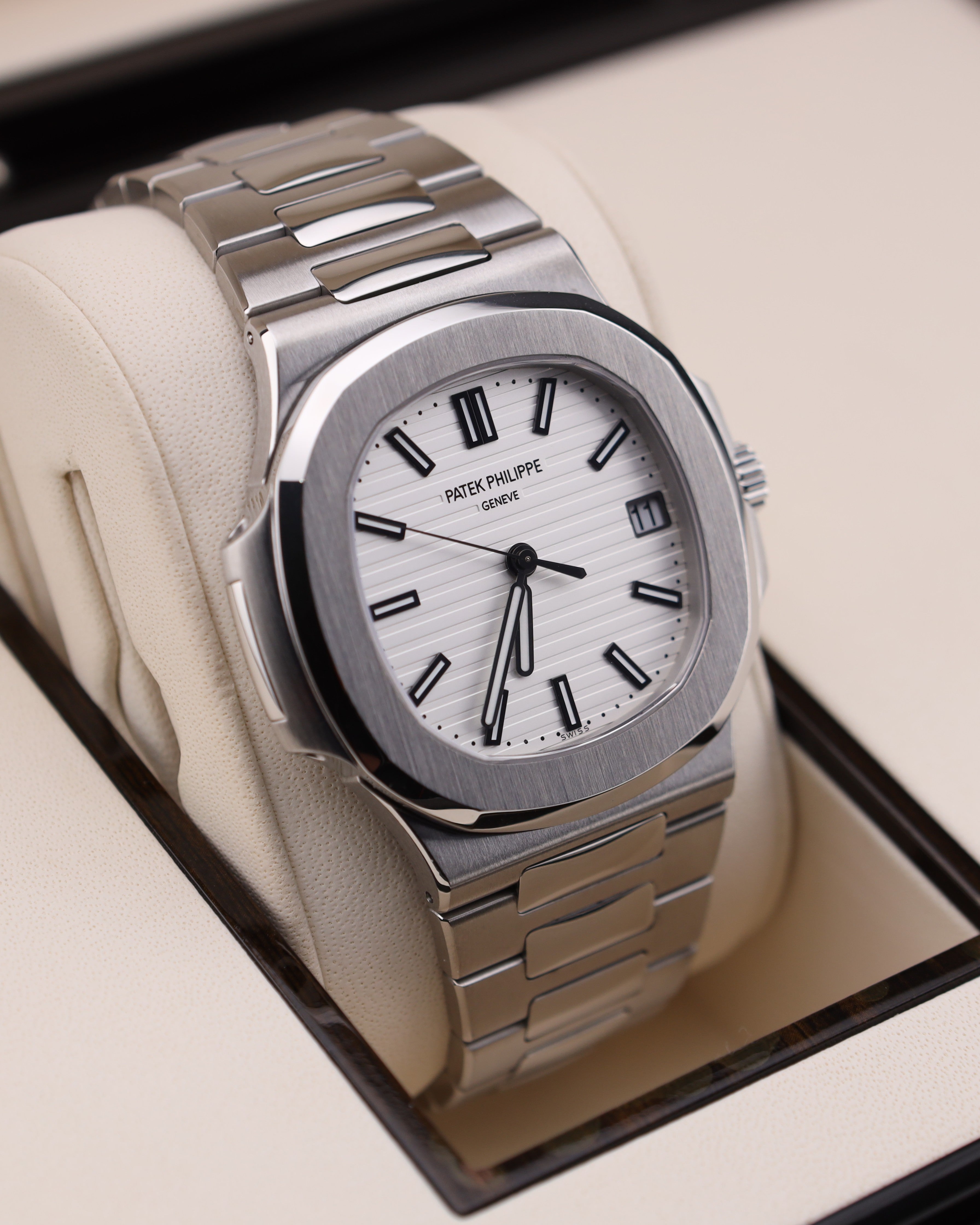 Patek Philippe Nautilus White Piano Dial 5711/1A-011