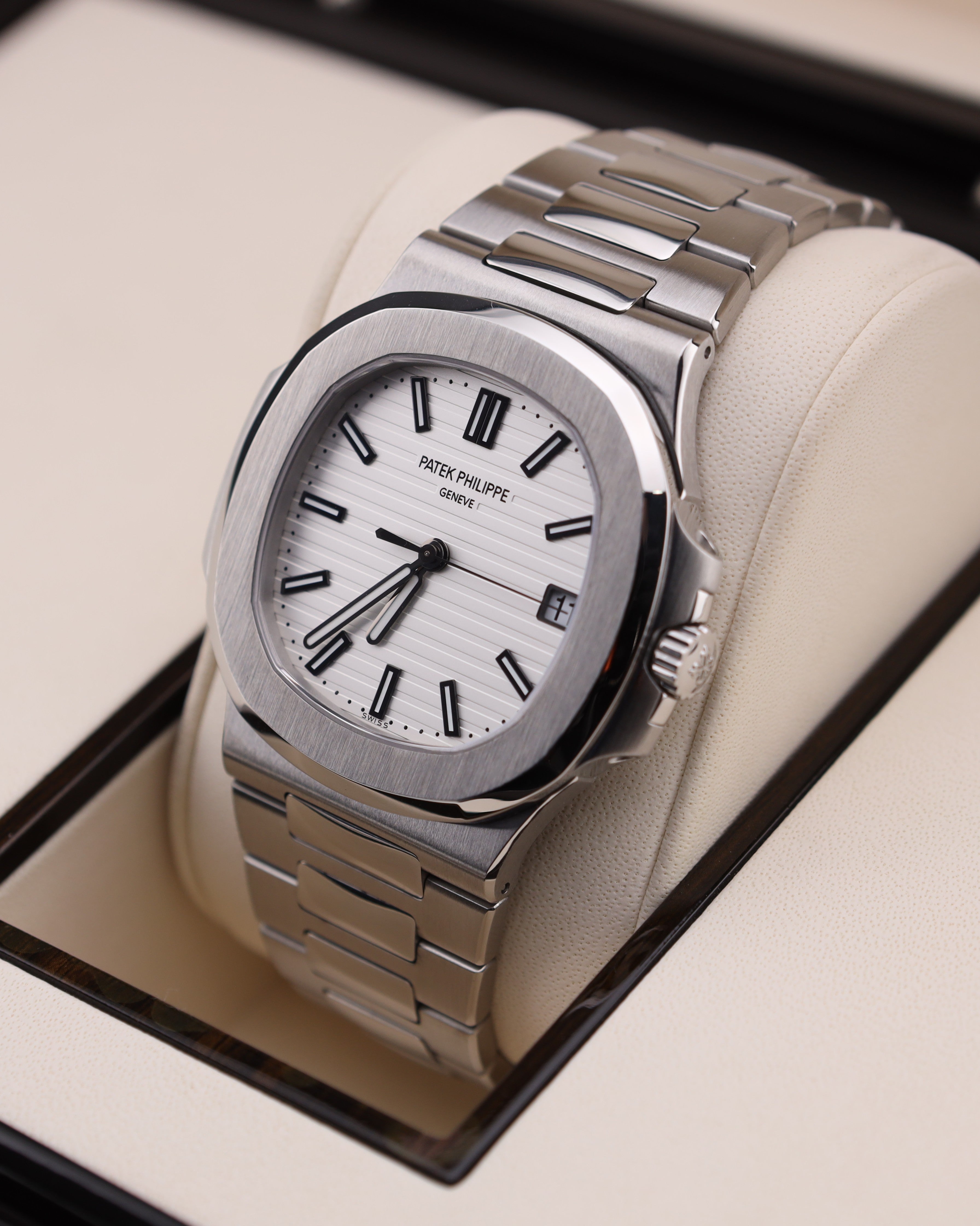 Patek Philippe Nautilus White Piano Dial 5711/1A-011
