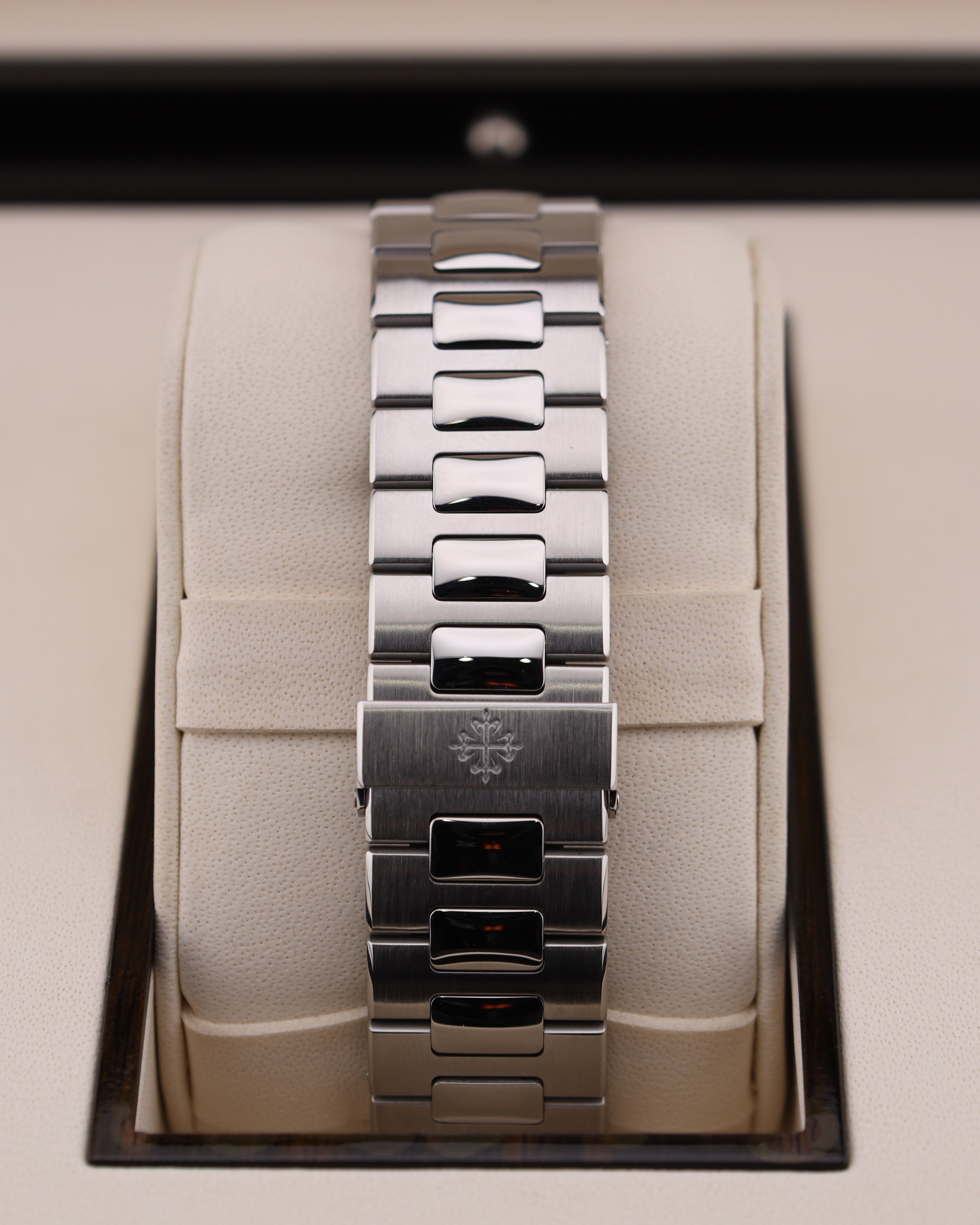 Patek Philippe Nautilus White Piano Dial 5711/1A-011
