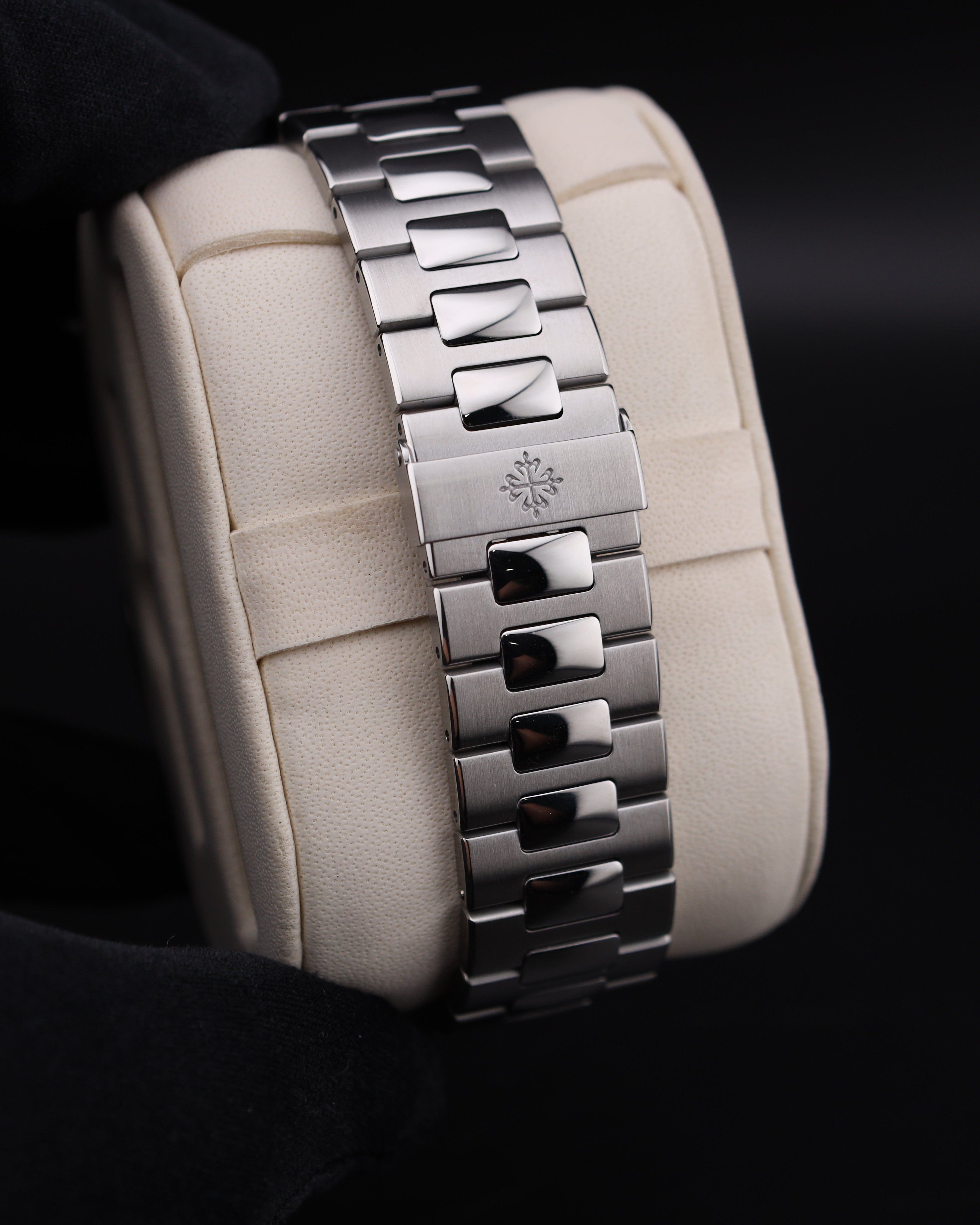Patek Philippe Nautilus White Piano Dial 5711/1A-011
