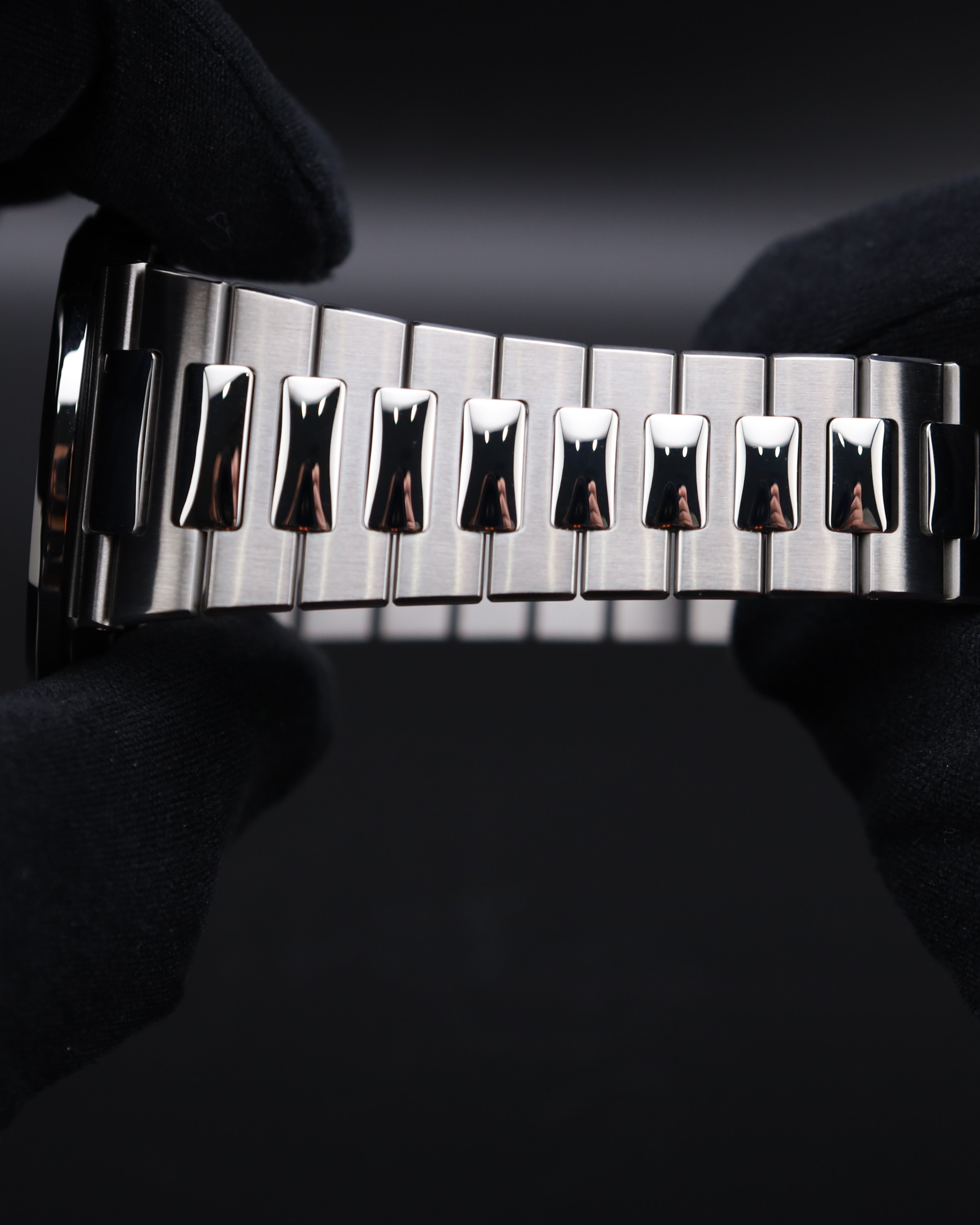 Patek Philippe Nautilus White Piano Dial 5711/1A-011