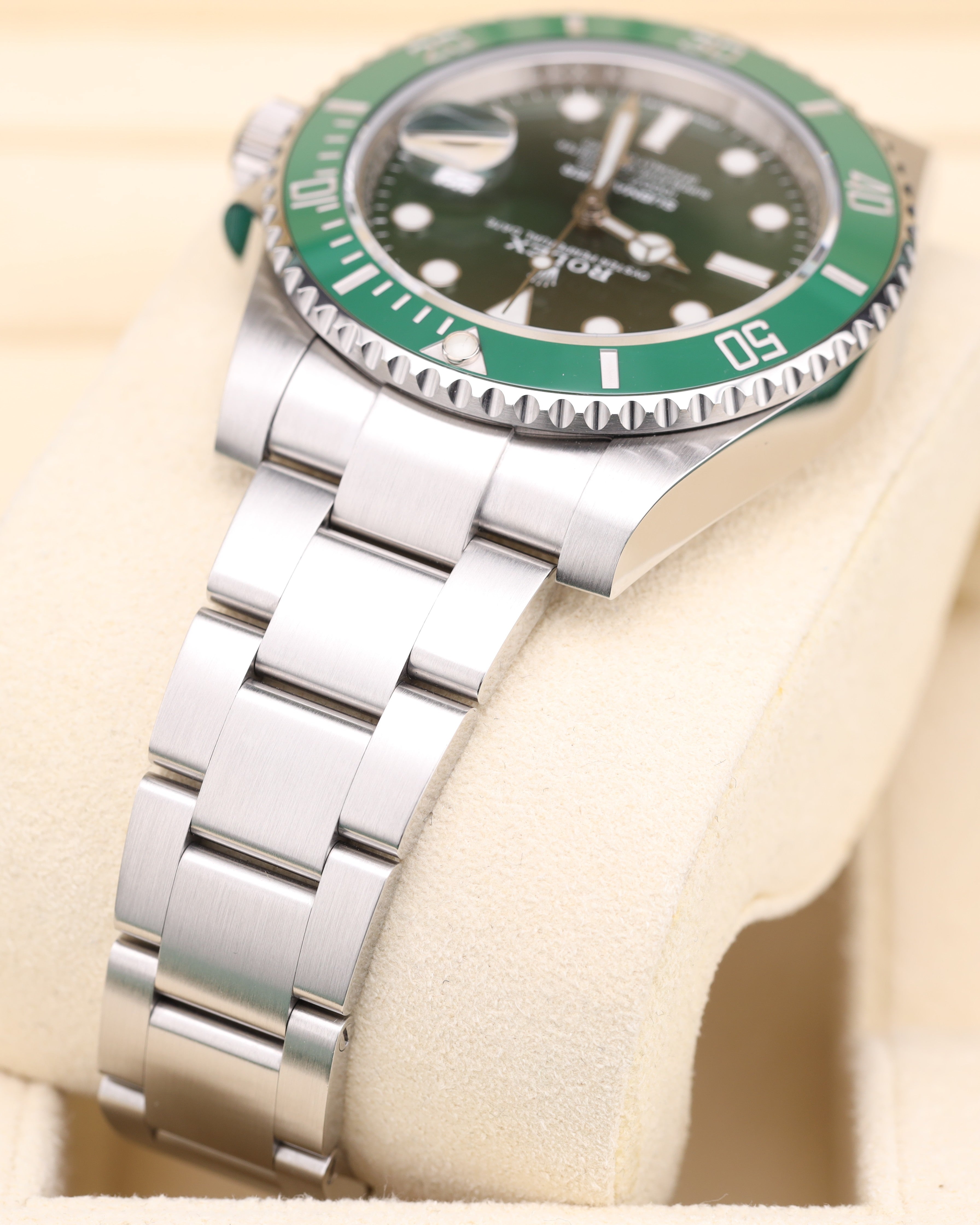Rolex Submariner Date HULK Green Dial Oyster 116610LV