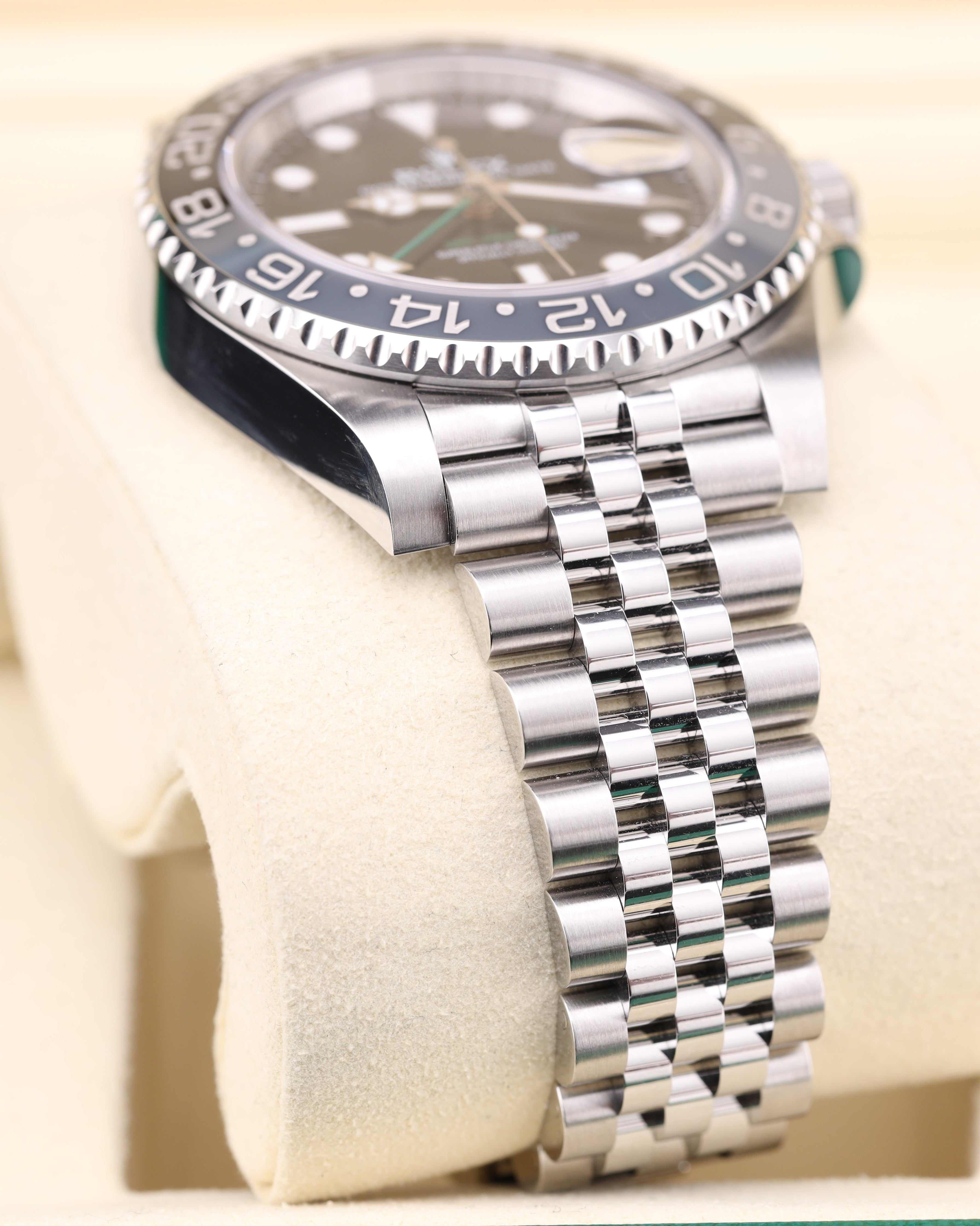 Rolex GMT-Master II Bruce Wayne on Jubilee 126710GRNR