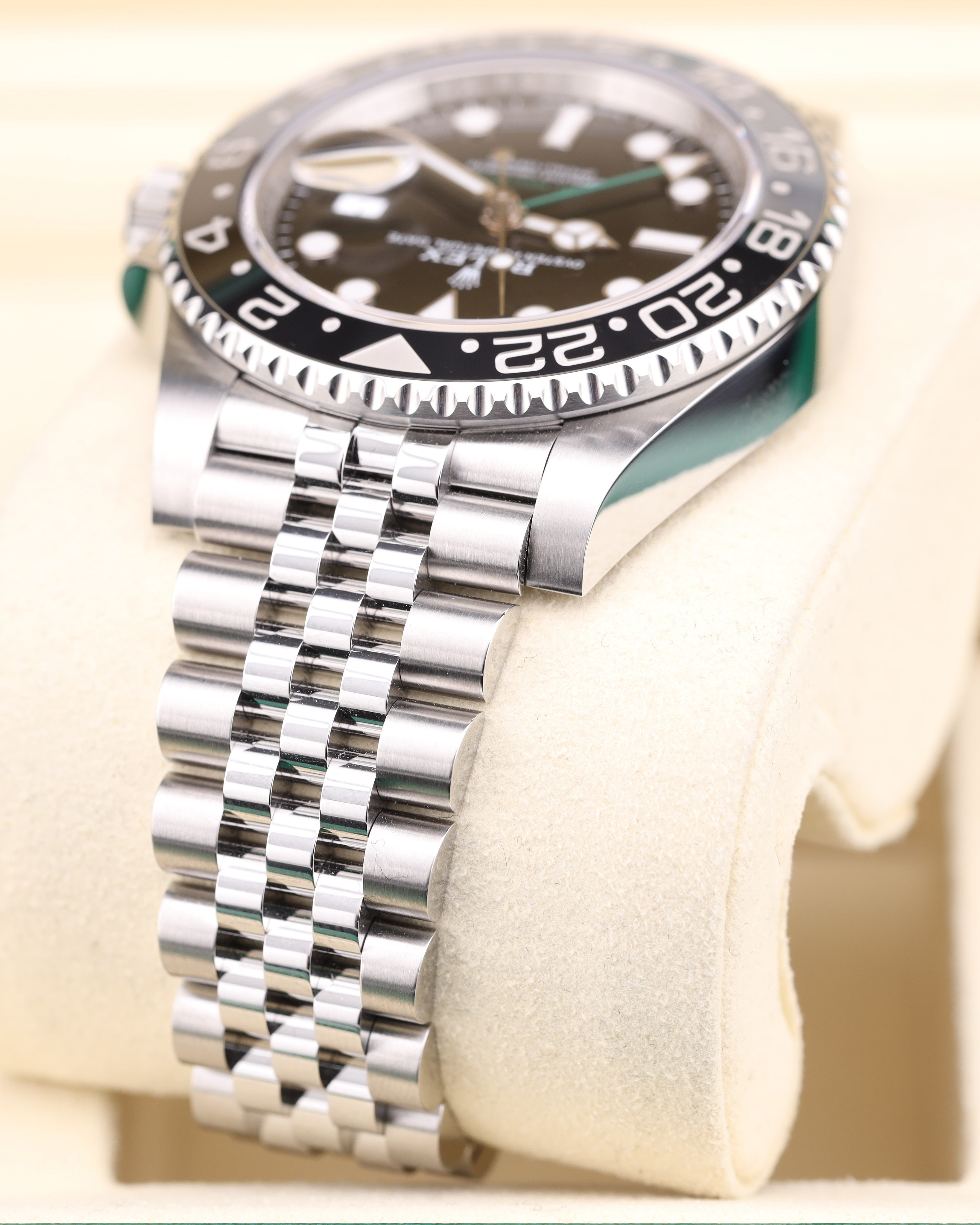 Rolex GMT-Master II Bruce Wayne on Jubilee 126710GRNR