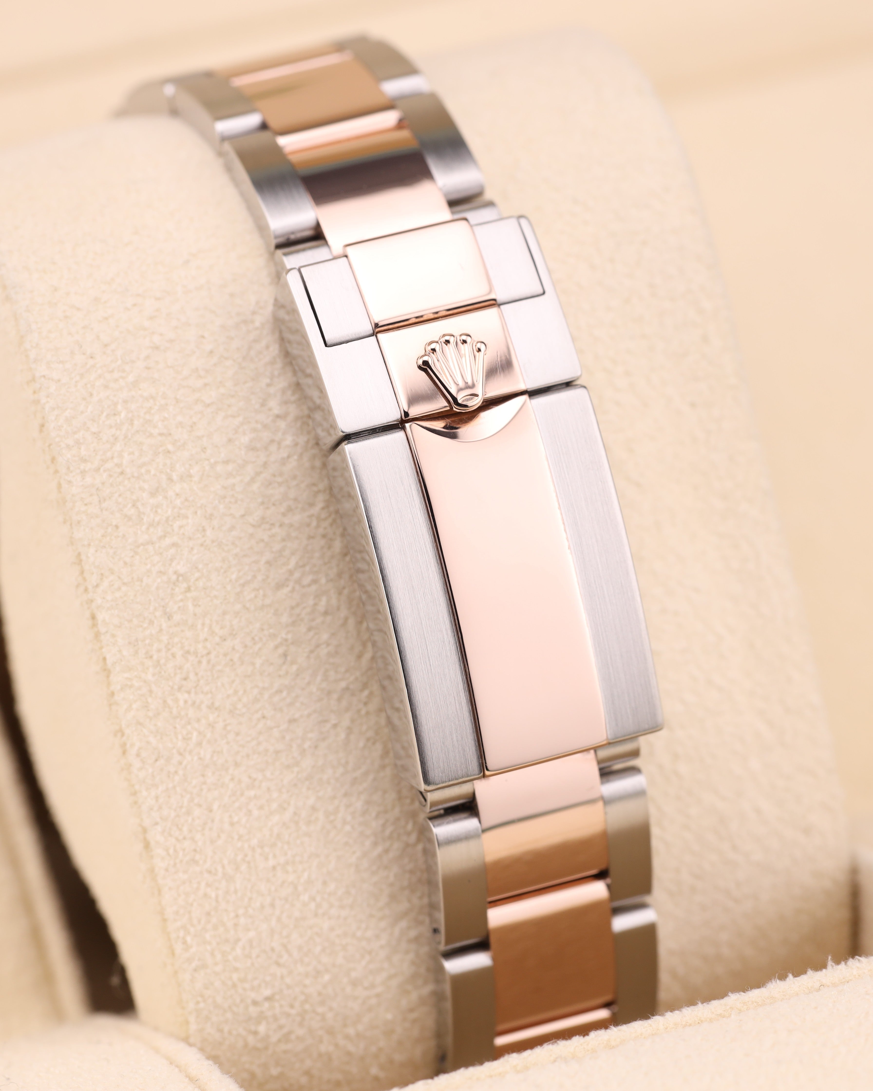 Rolex Yacht-Master II White Dial Rose Gold 116681