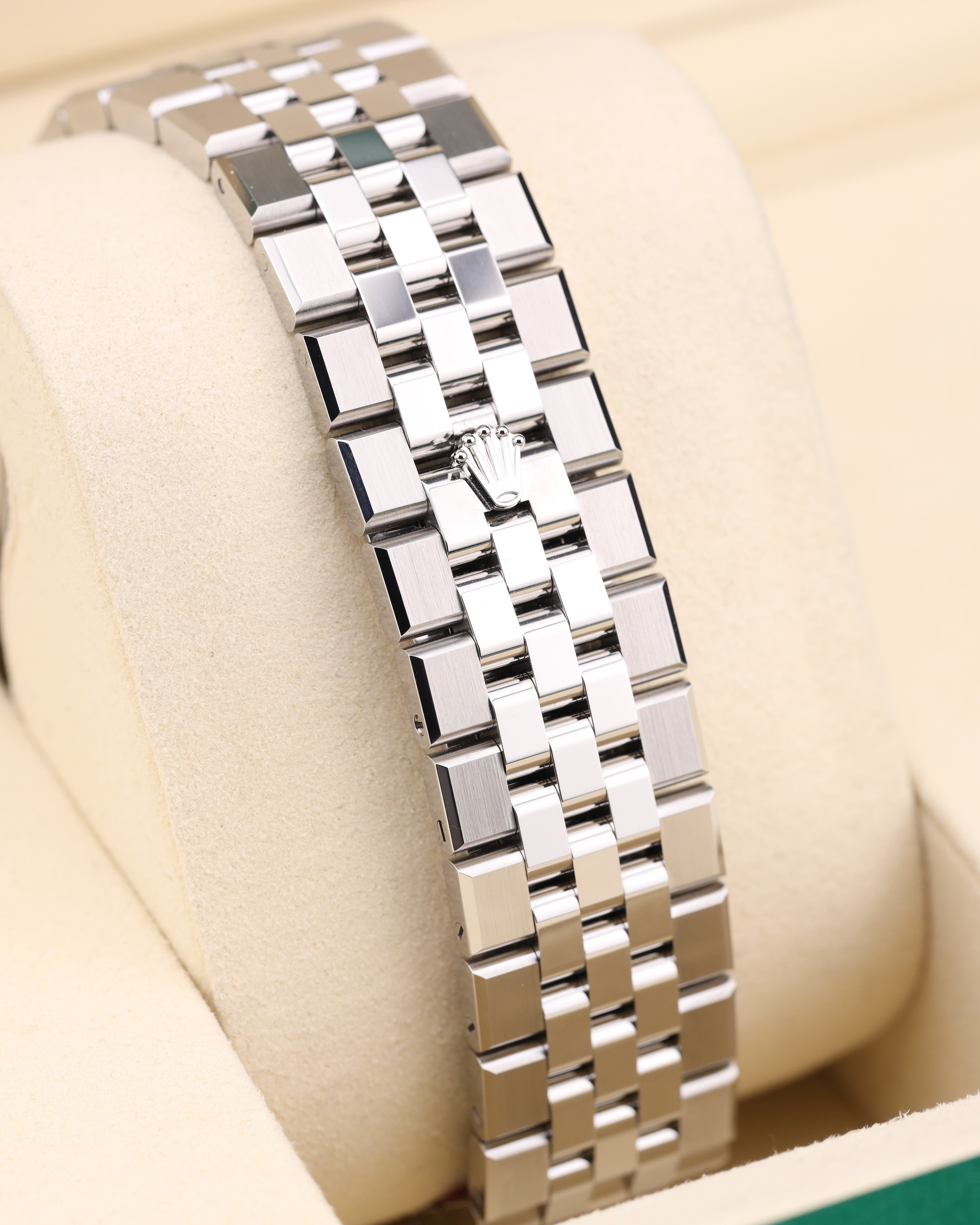 Rolex Land-Dweller 40 White Honeycomb Dial 127334 Full Factory Stickers 2026