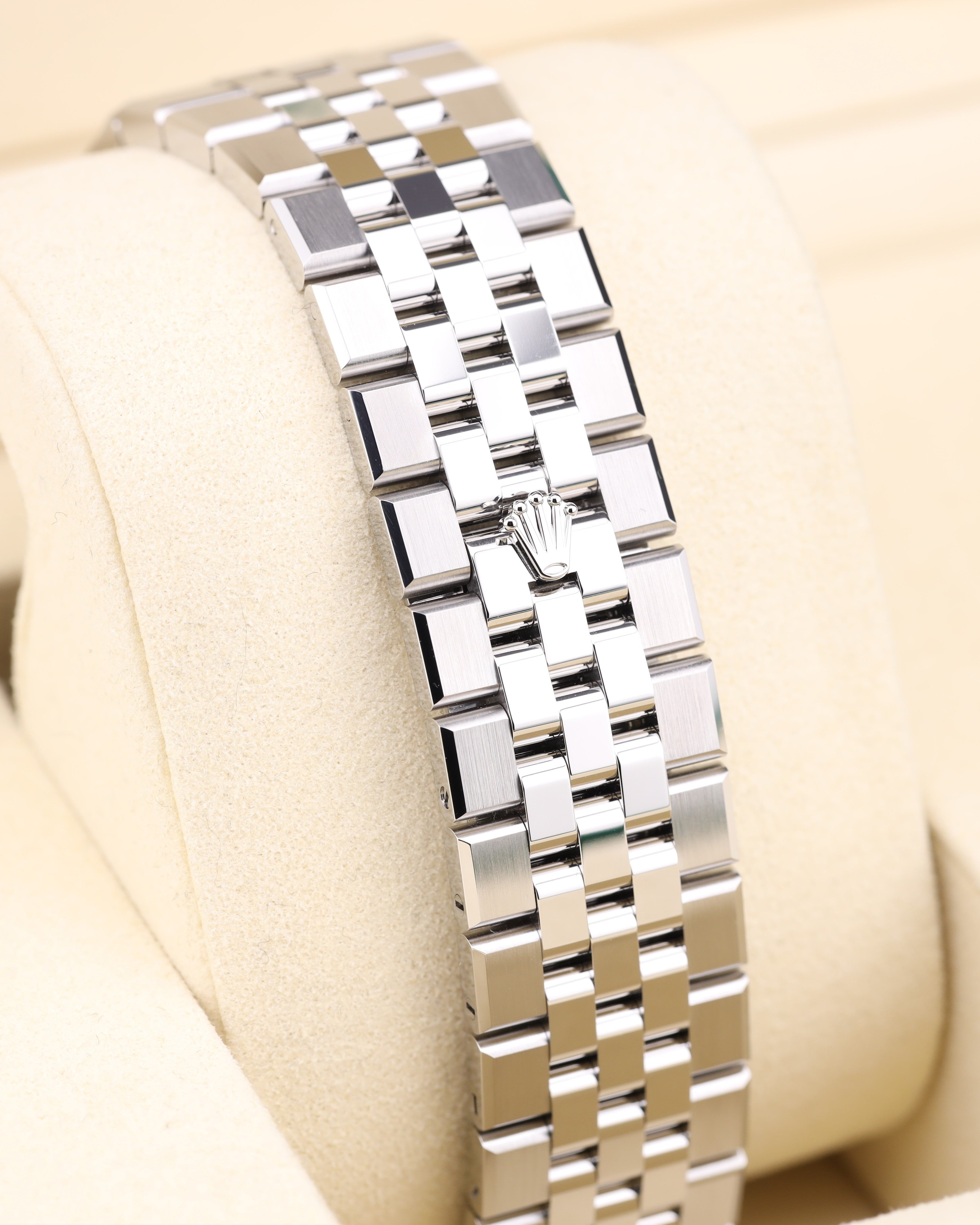 Rolex Land-Dweller 40 White Honeycomb Dial 127334
