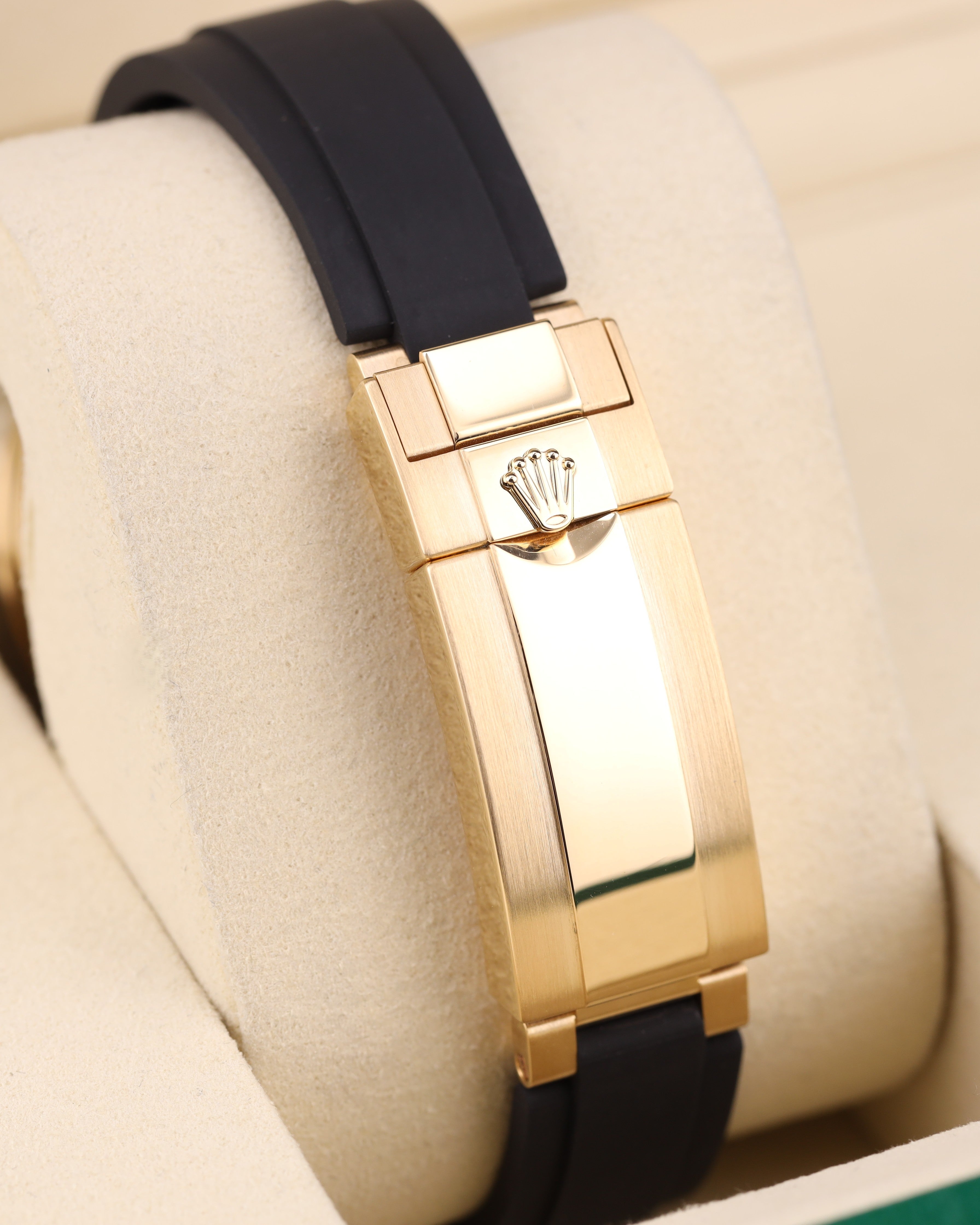 Rolex Yacht-Master 42 Black Dial Yellow Gold on Oysterflex 226658