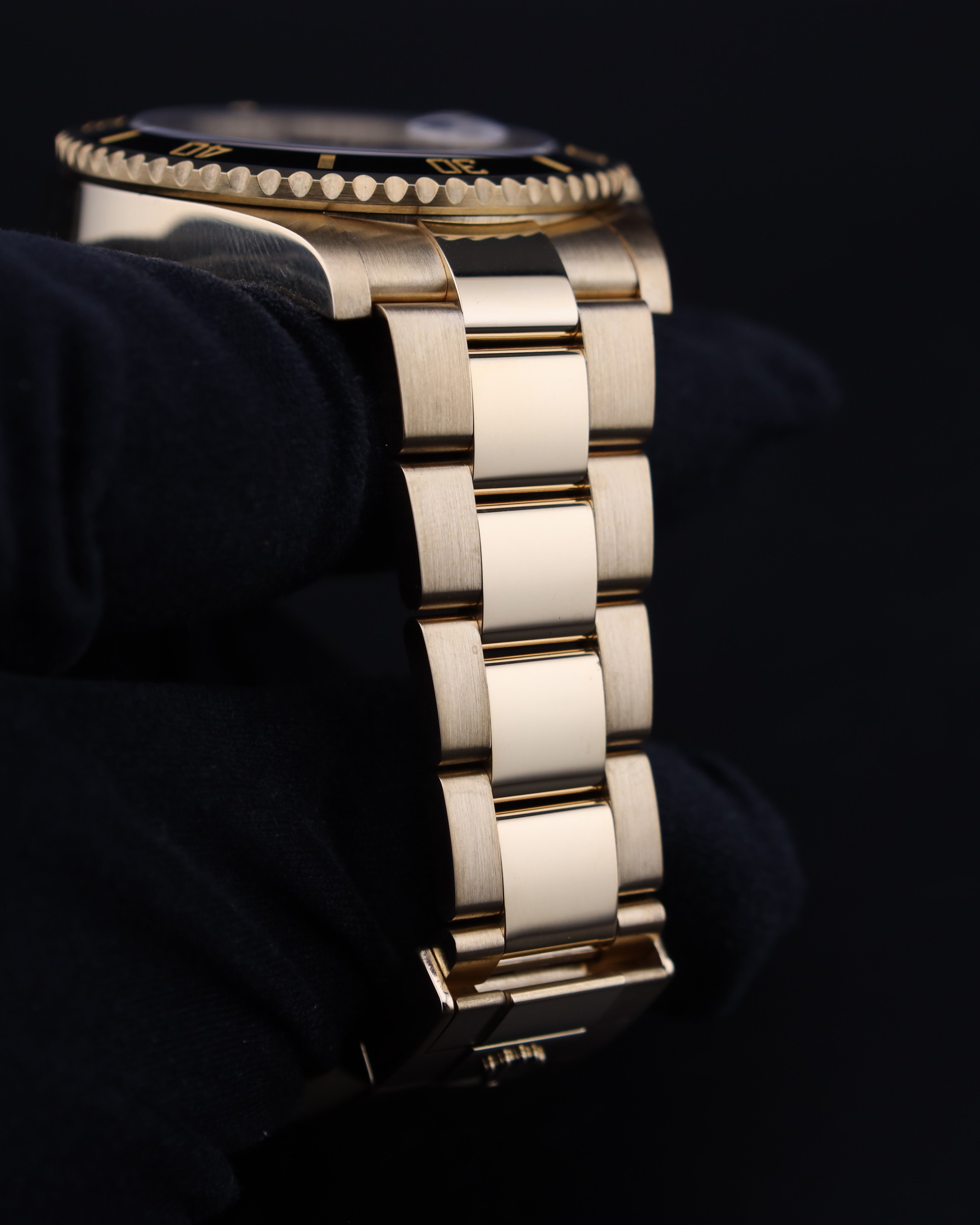 マリンゴールド LUMINA Unisex Goldtone Chronograph with Tapering Bracelet