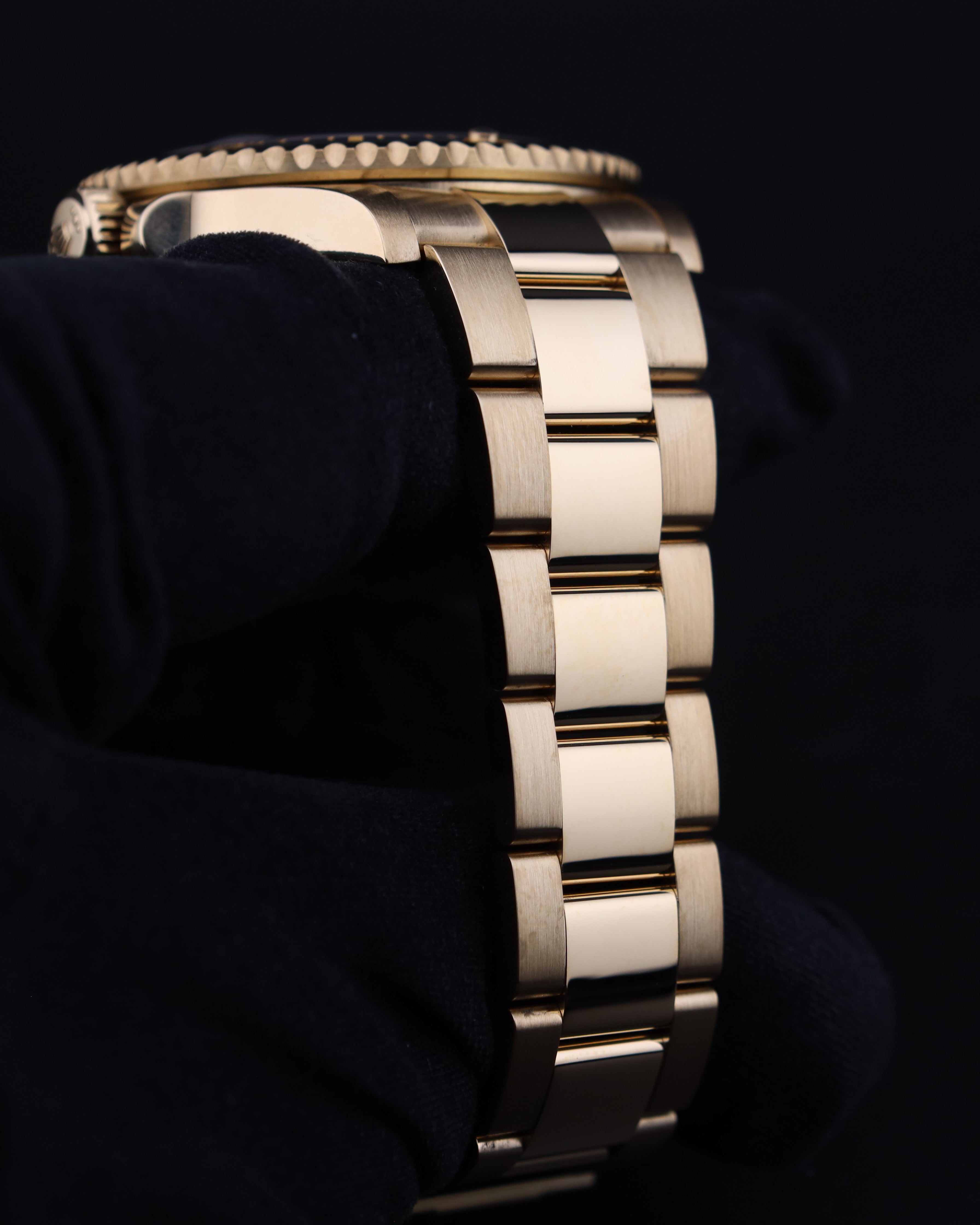 Rolex Submariner Date Black Dial Yellow Gold 126618LN