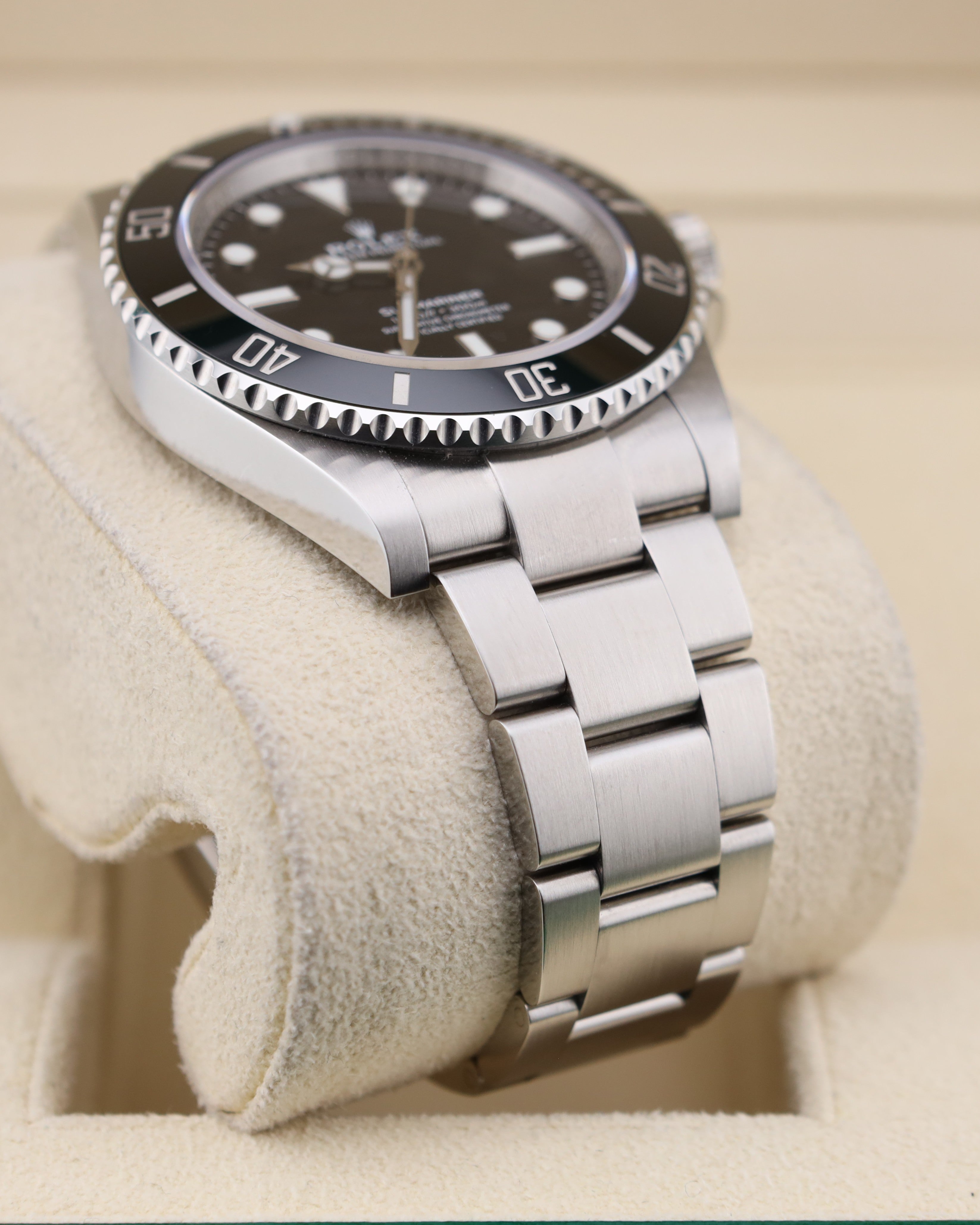 Rolex Submariner No Date Black 124060